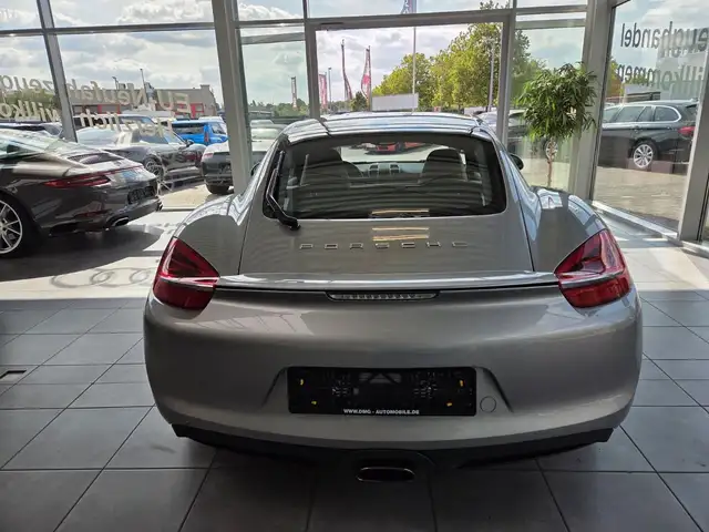 Porsche Cayman view 5