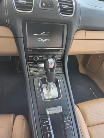 Porsche Cayman view 12