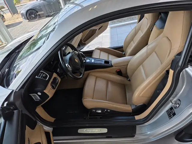 Porsche Cayman view 11