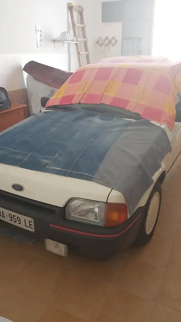 Ford Escort 1,4 bravo - 2