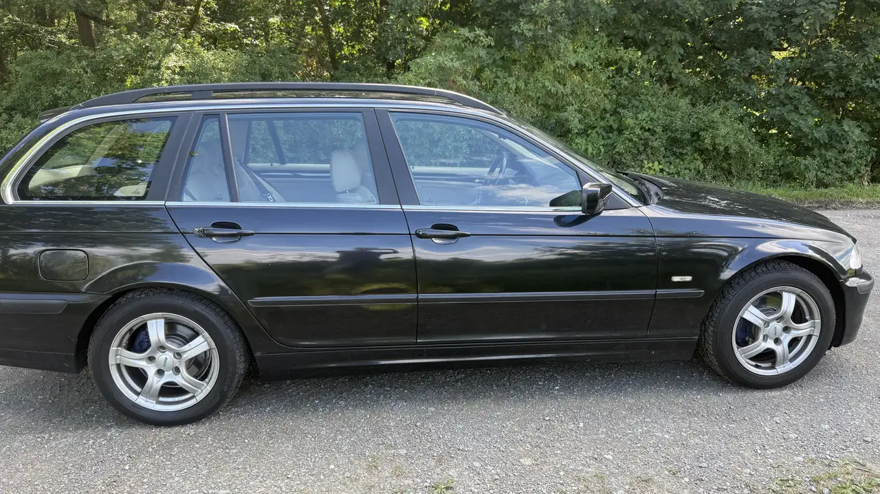 BMW 320i touring, foto 3