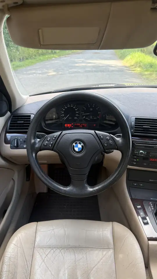 BMW 320i touring, foto 4