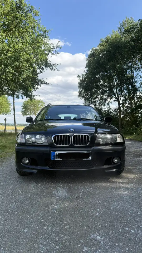 BMW 320i touring, foto 1