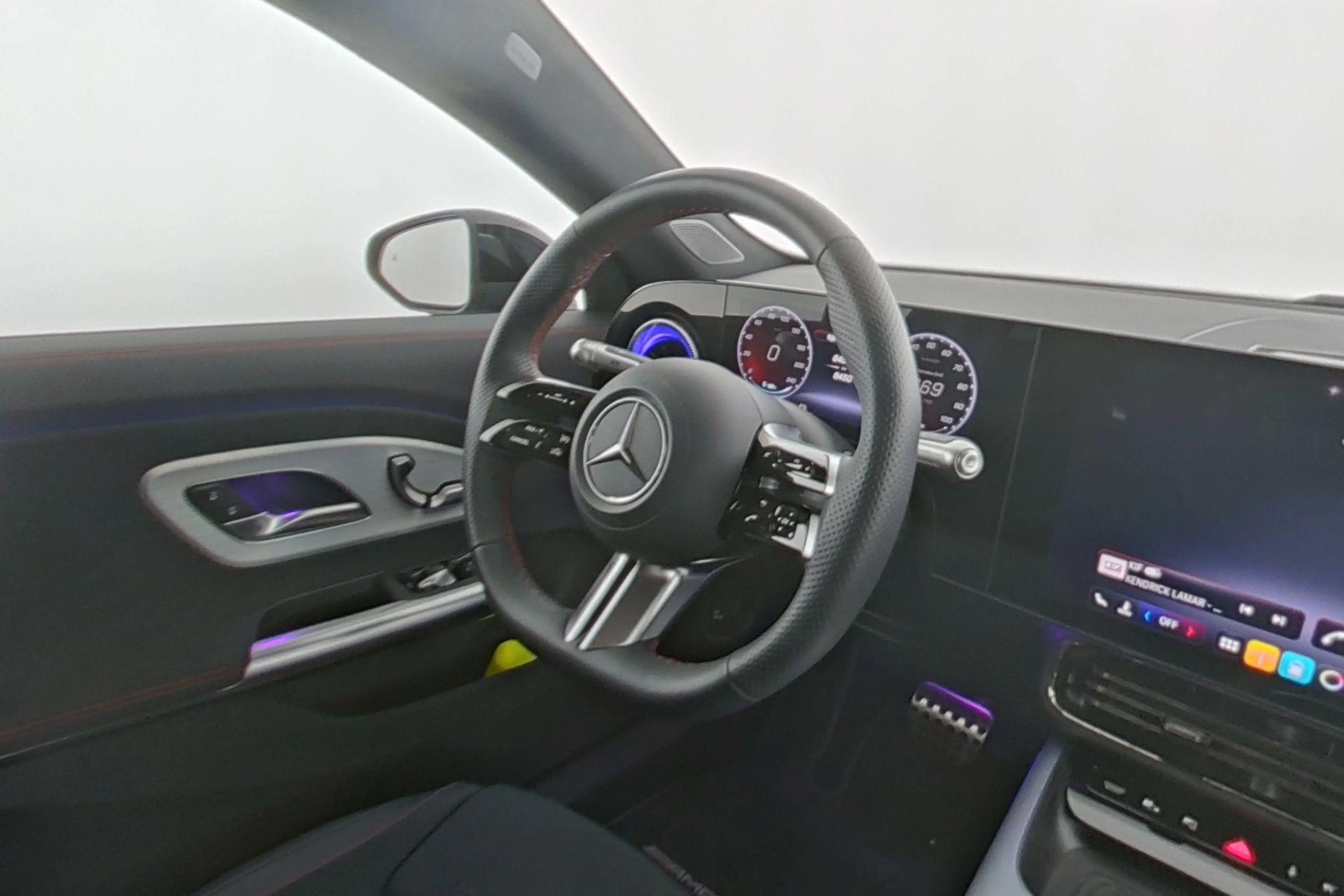 Mercedes-Benz CLA 250 250+ AMG Line - Pack Night — photo 3