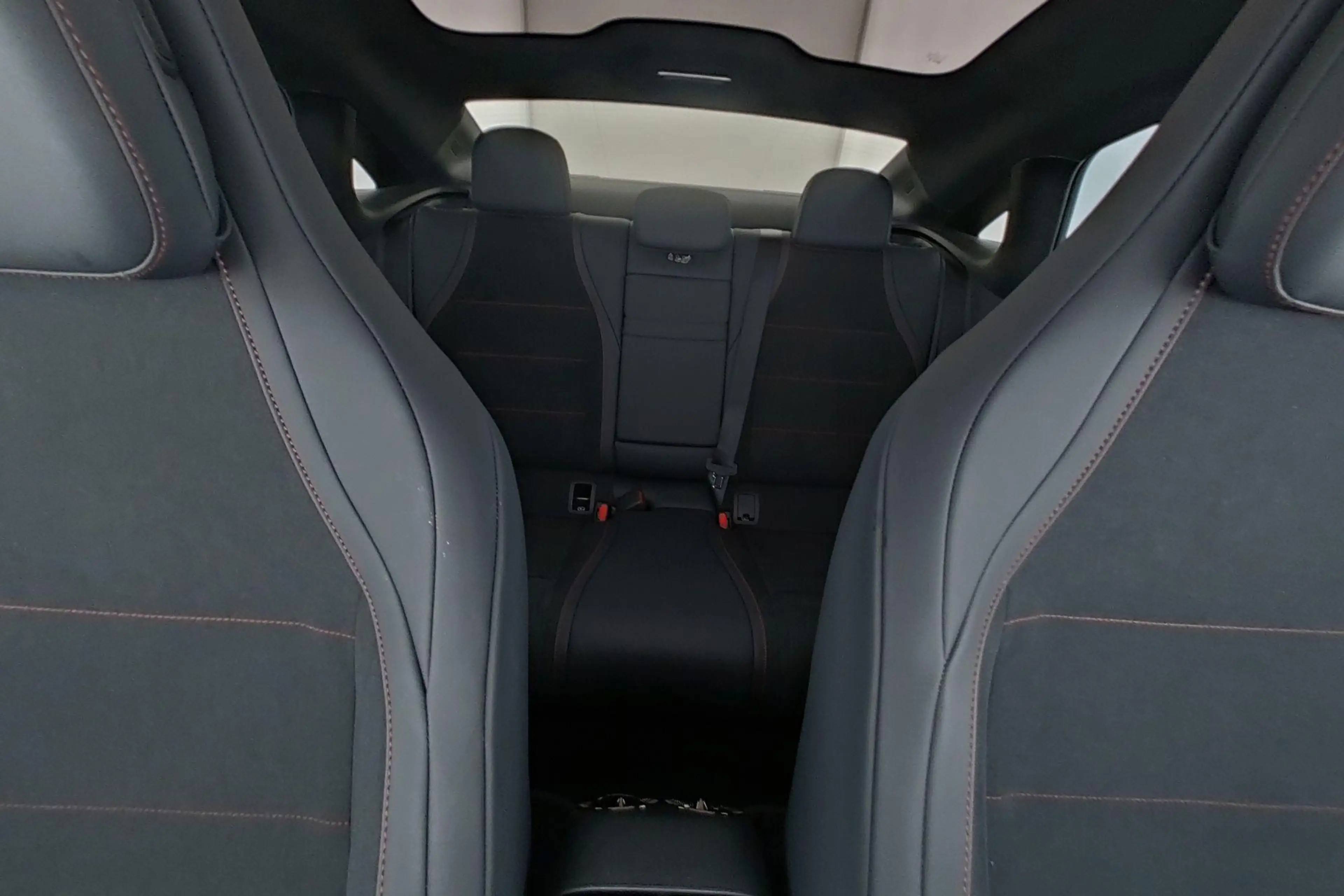 Mercedes-Benz CLA 250 250+ AMG Line - Pack Night — photo 7