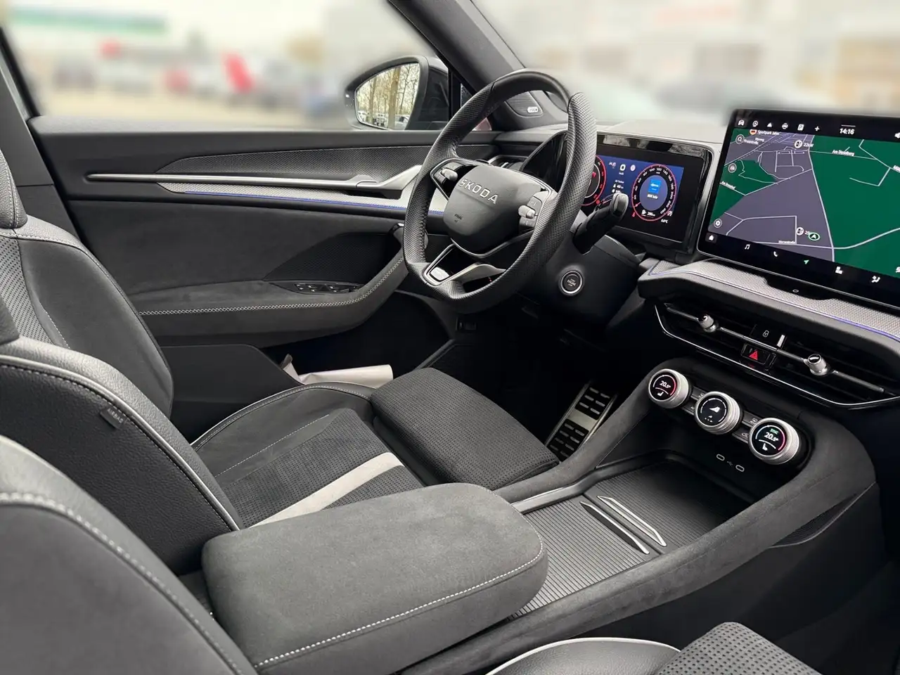 Skoda Kodiaq 2.0 TDI DSG 4x4 SPORTLINE +AHK +PANO +DCC +MATRIX 8