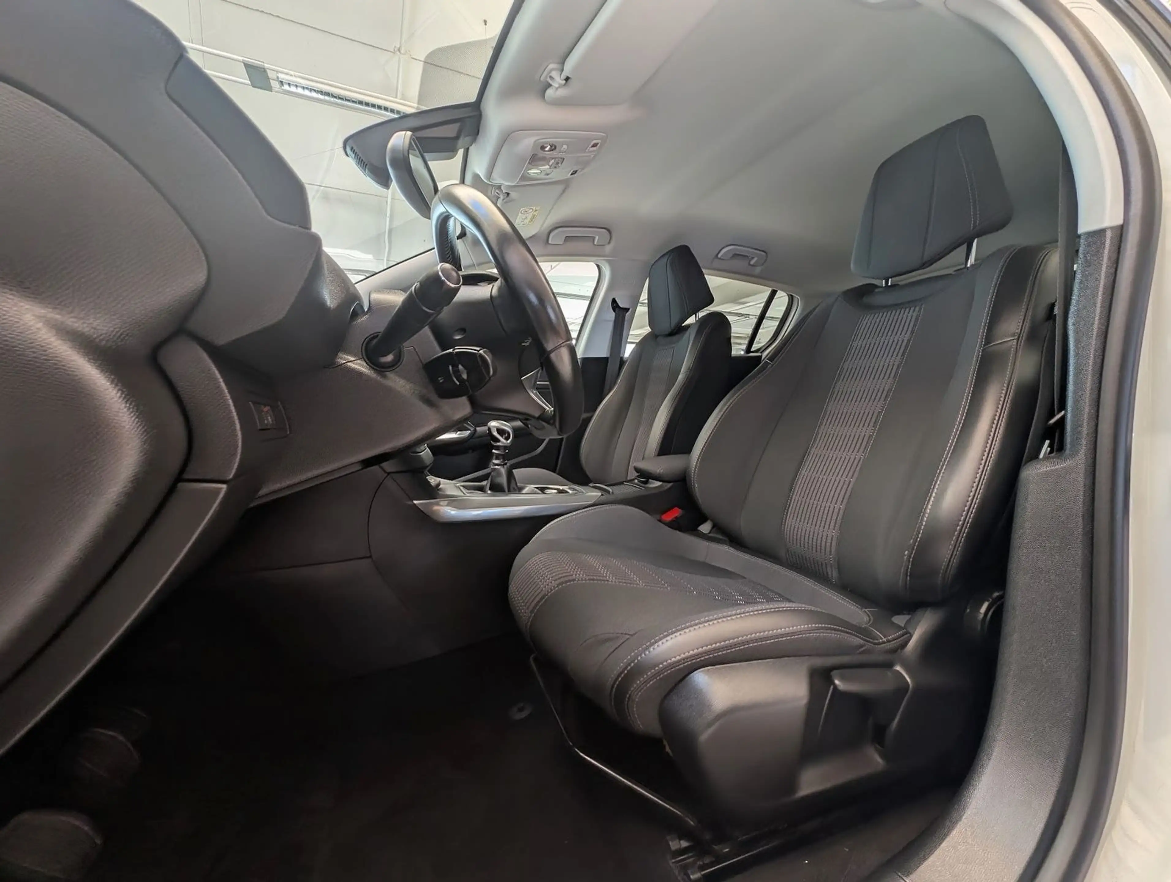 Peugeot 308 308 Allure Business LED. NAVI. ACC. Kamera — photo 12