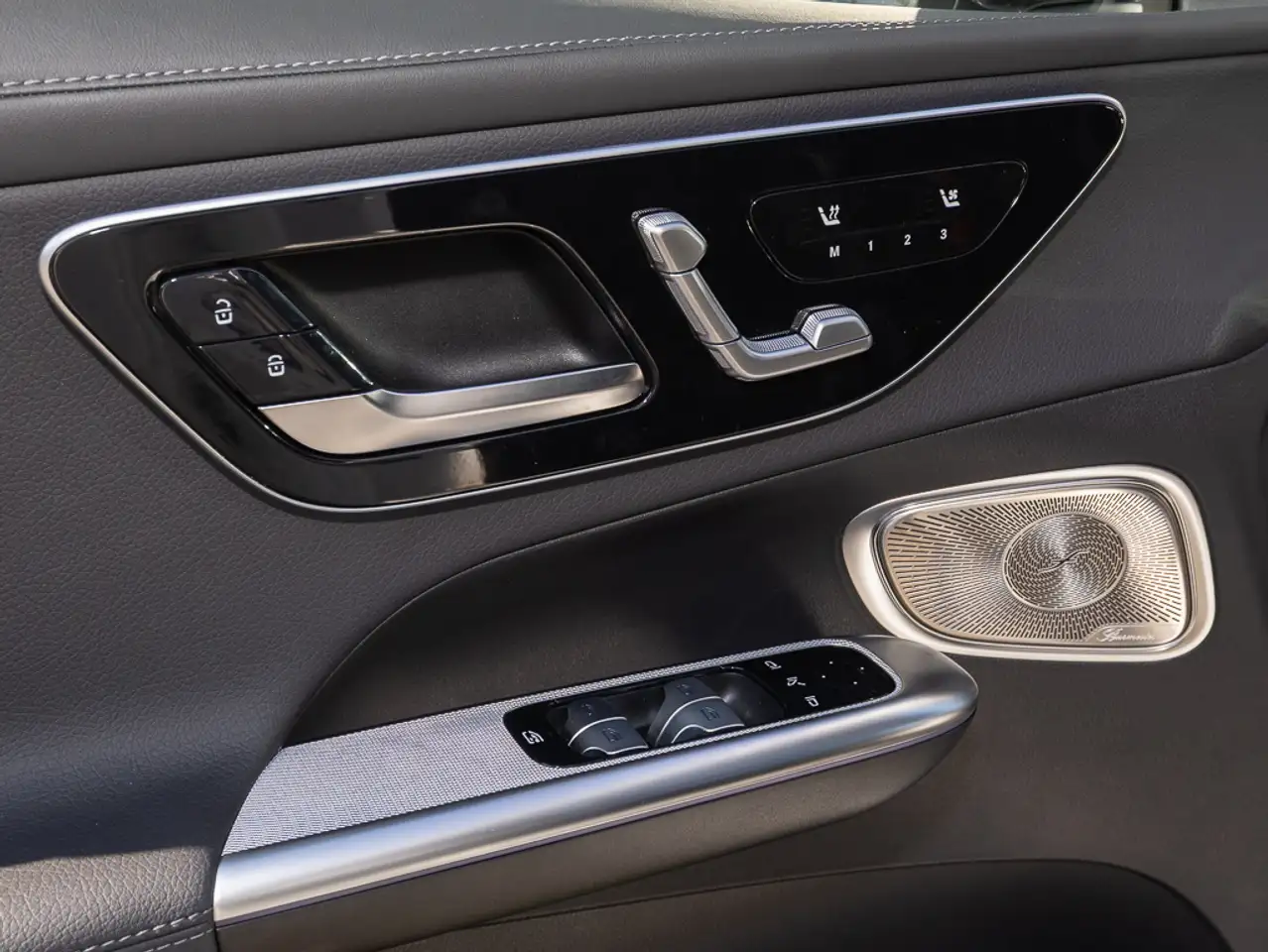 Mercedes-Benz GLC 300 de 4MATIC mit EQ Hybrid Technologie 360 5