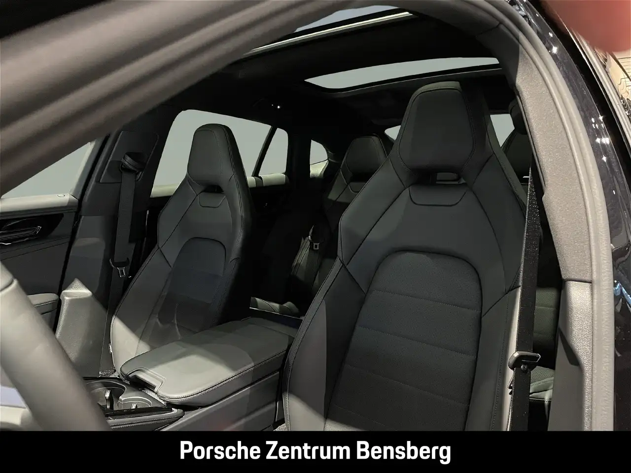 Porsche Panamera 4 E-Hybrid 13