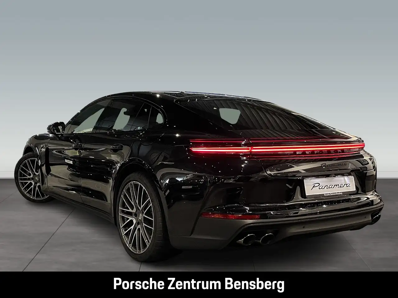 Porsche Panamera 4 E-Hybrid 3