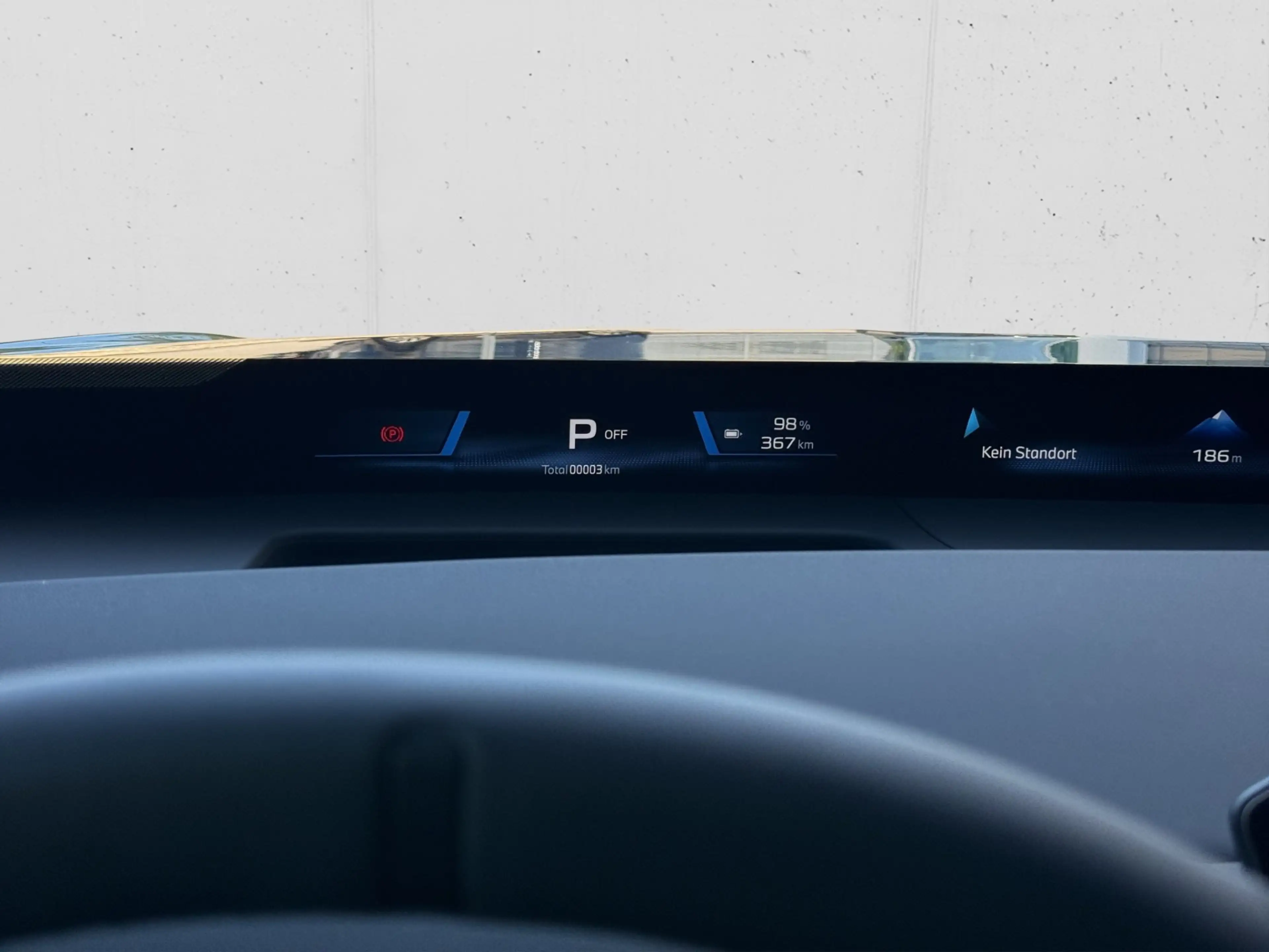BMW iX3 40 sDrive — photo 10