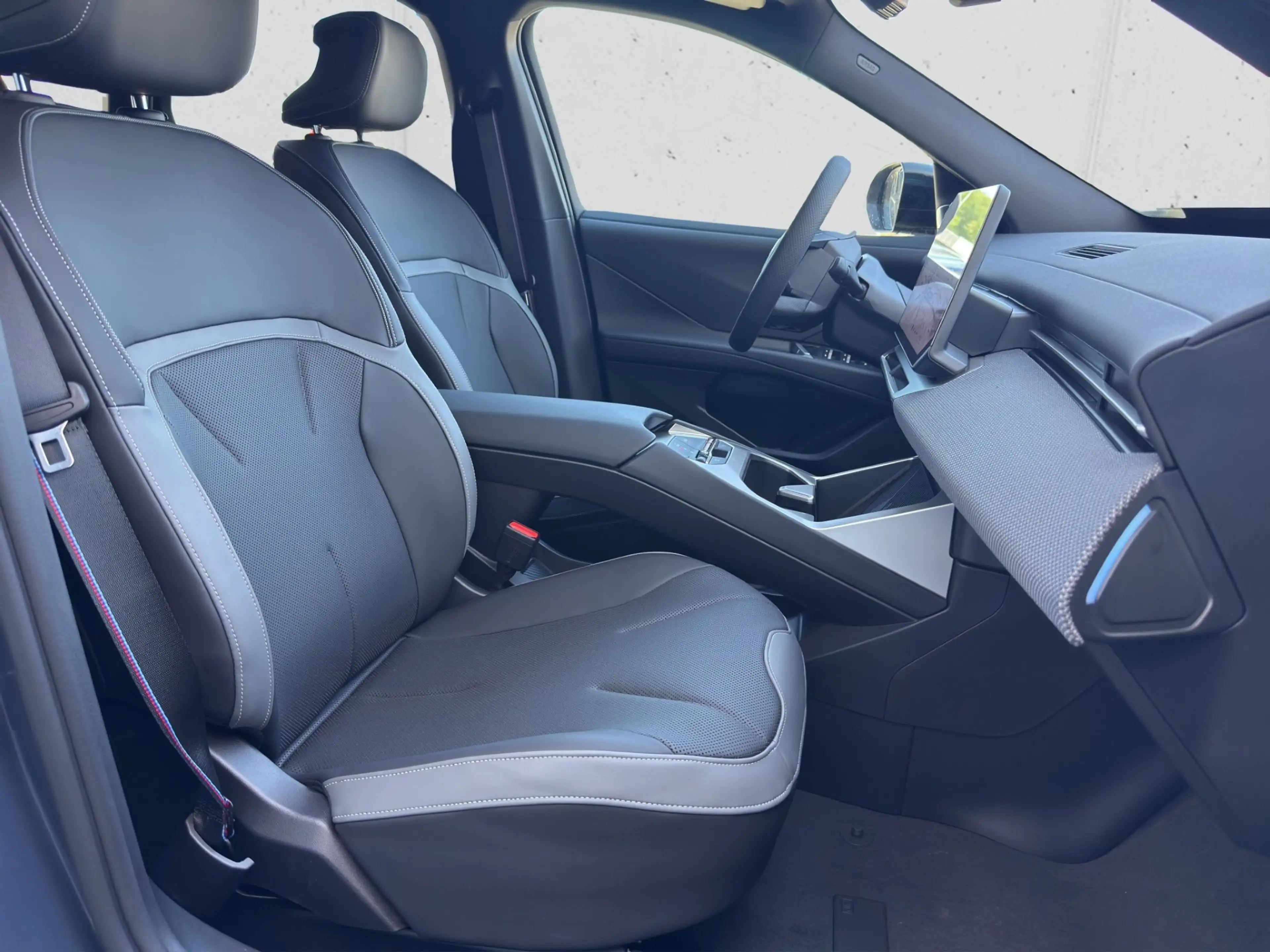 BMW iX3 40 sDrive — photo 15