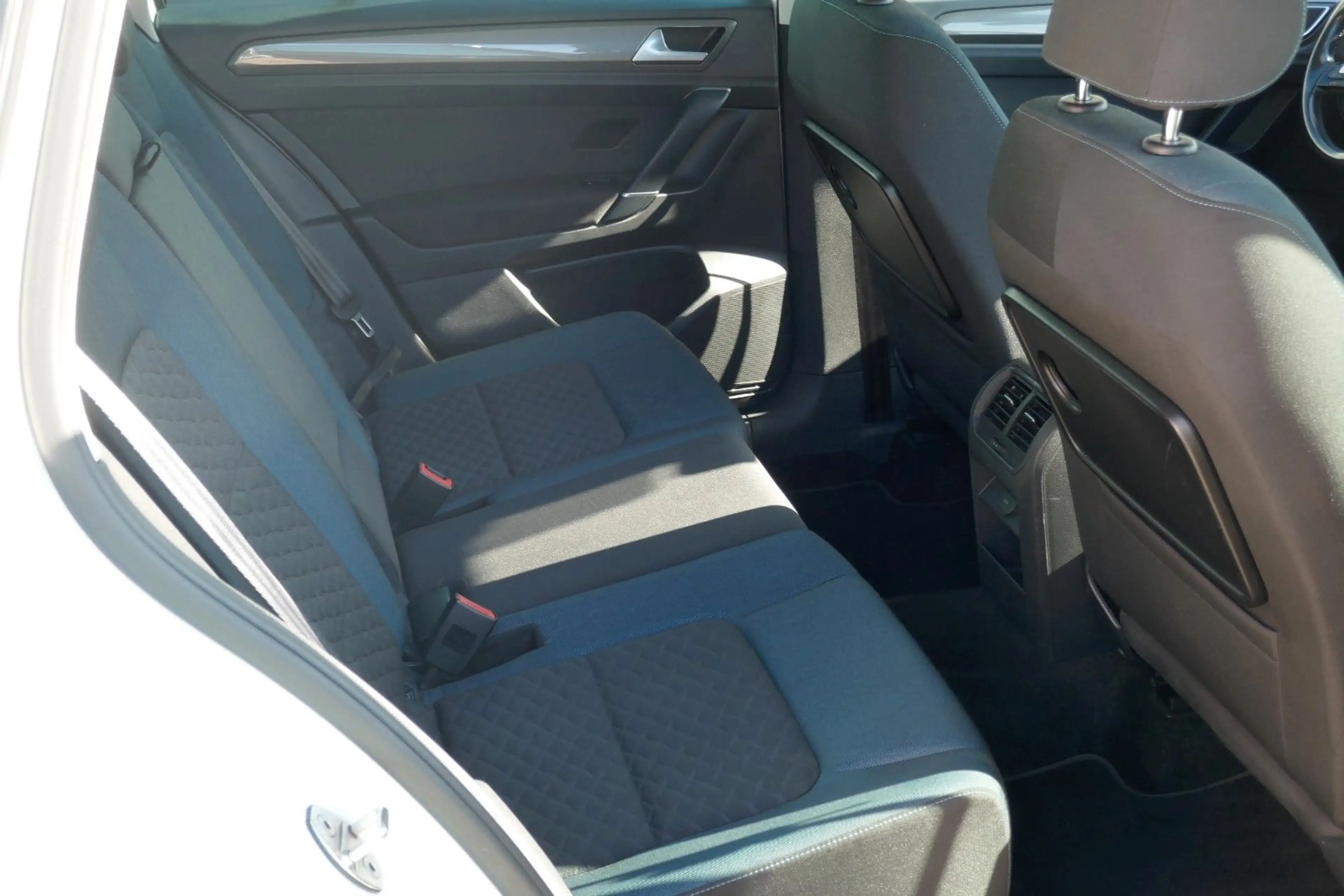 Volkswagen Golf Sportsvan IQ.DRIVE AHK/LED/Nav/PDC/SHZ — photo 10