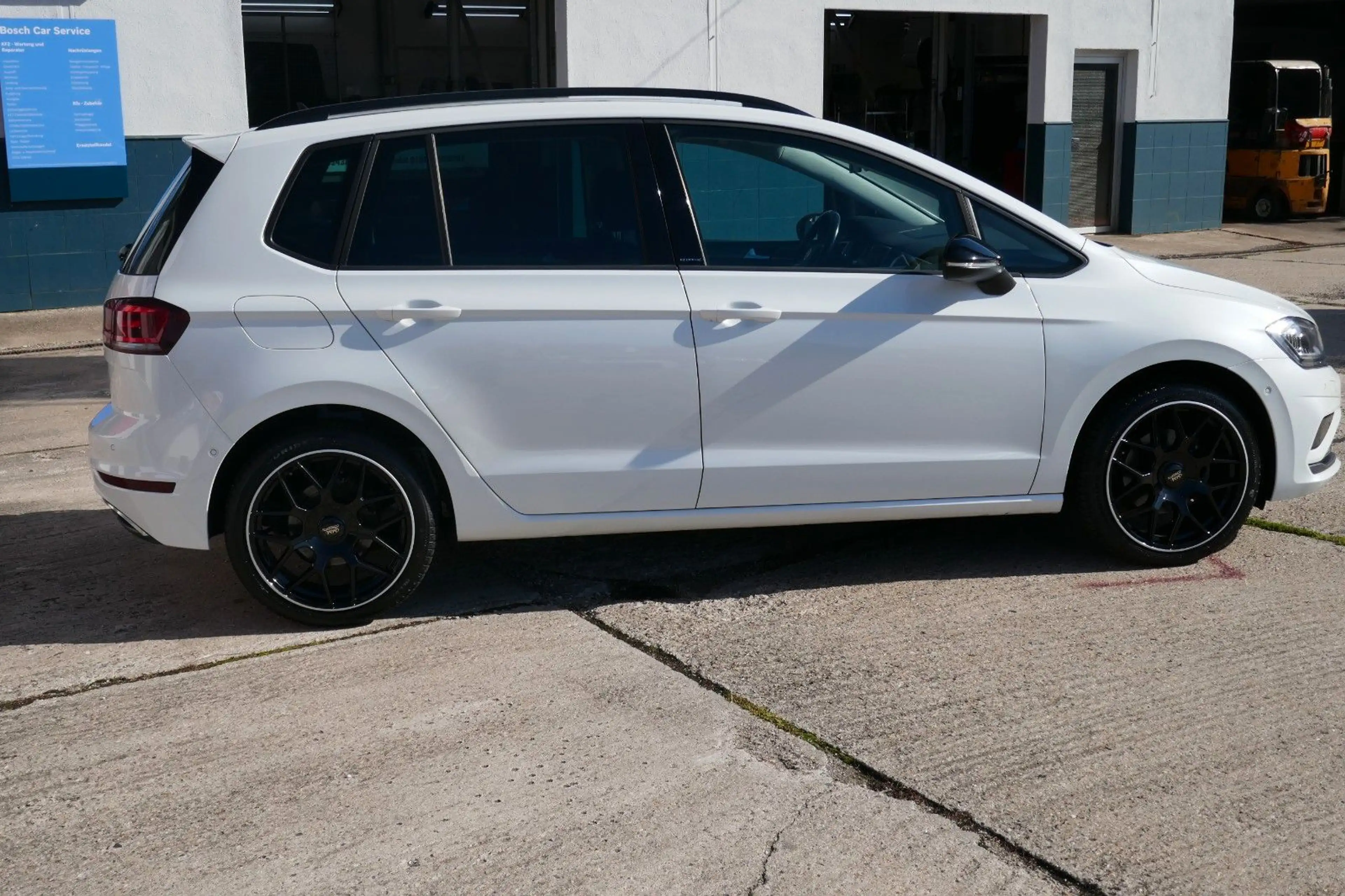 Volkswagen Golf Sportsvan IQ.DRIVE AHK/LED/Nav/PDC/SHZ — photo 2
