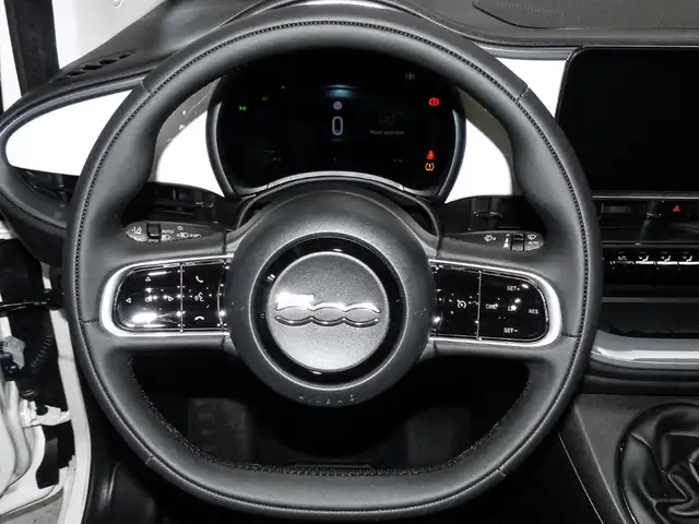 Fiat 500c view 7