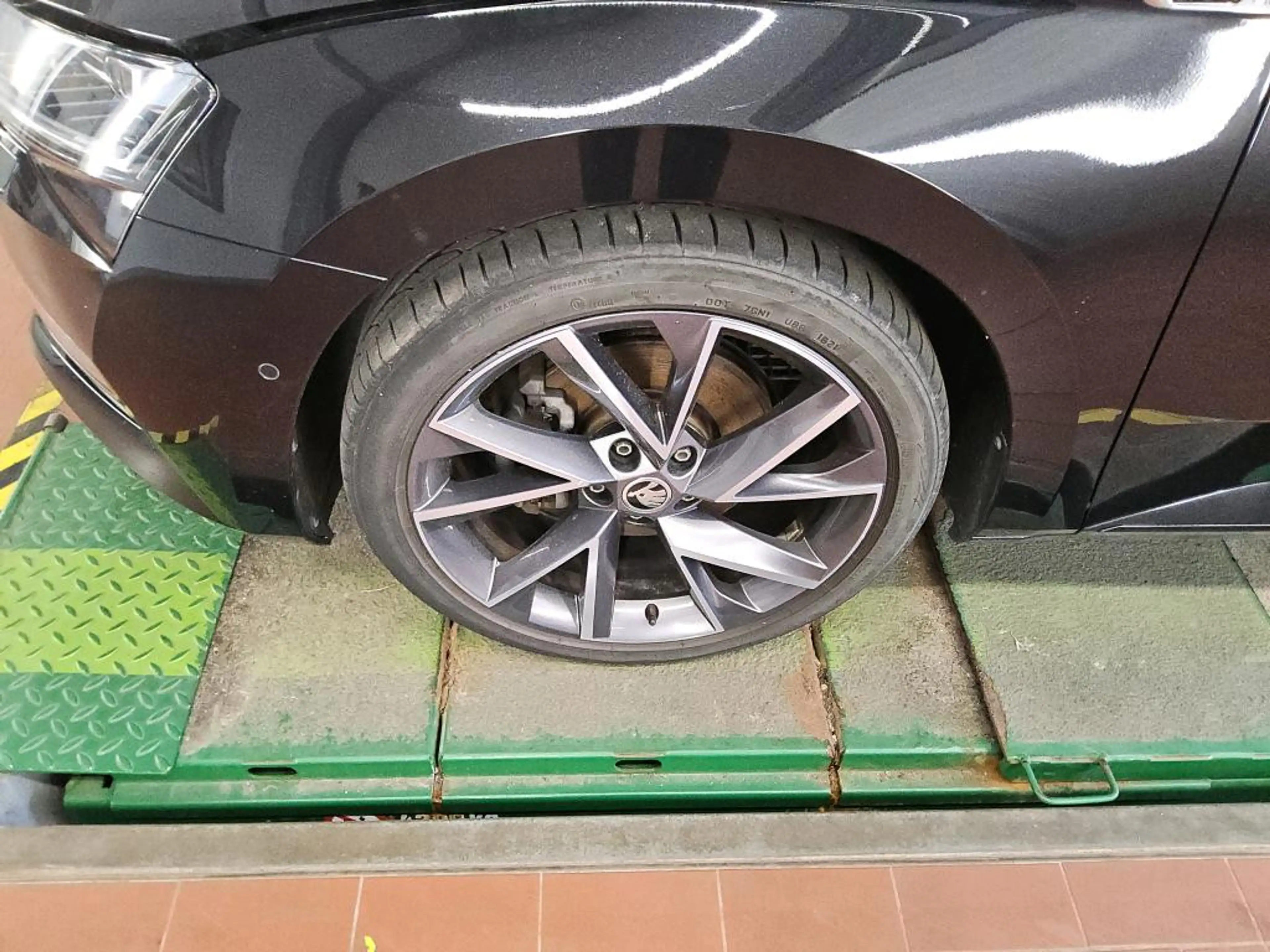 Skoda Superb Combi 1.4 TSI Sportline iV 360° PANO — photo 12