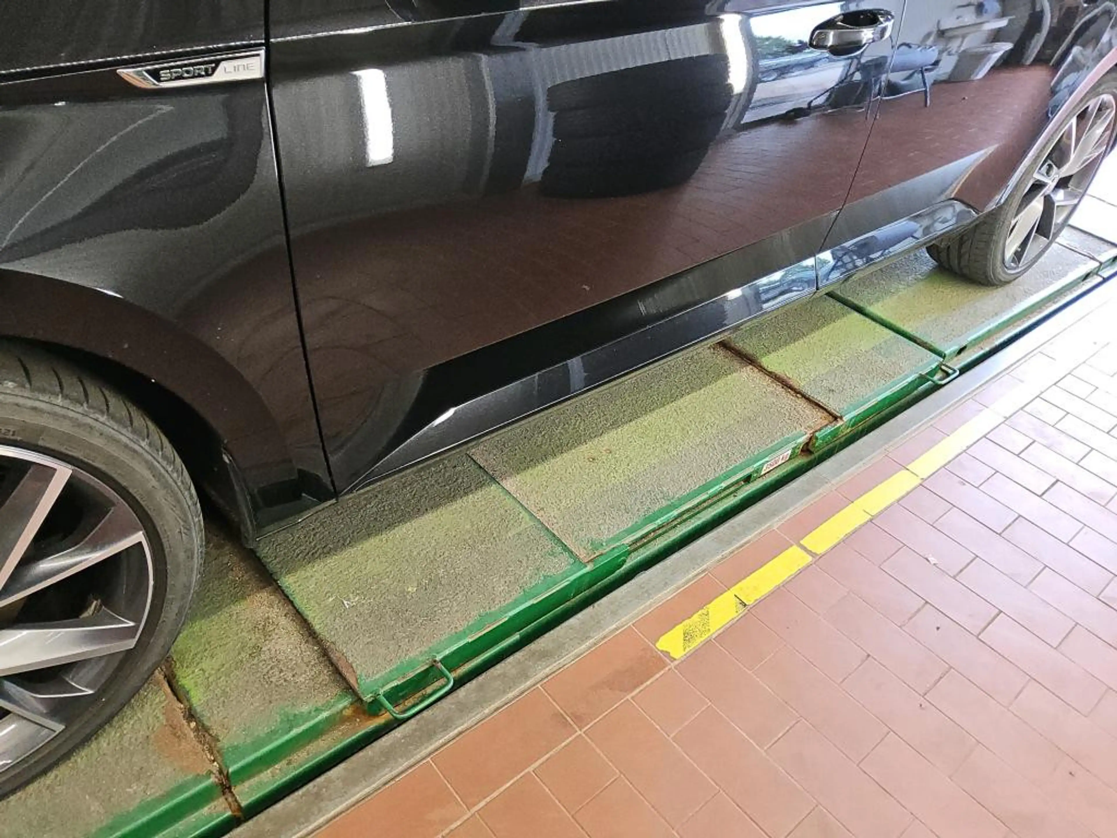 Skoda Superb Combi 1.4 TSI Sportline iV 360° PANO — photo 10