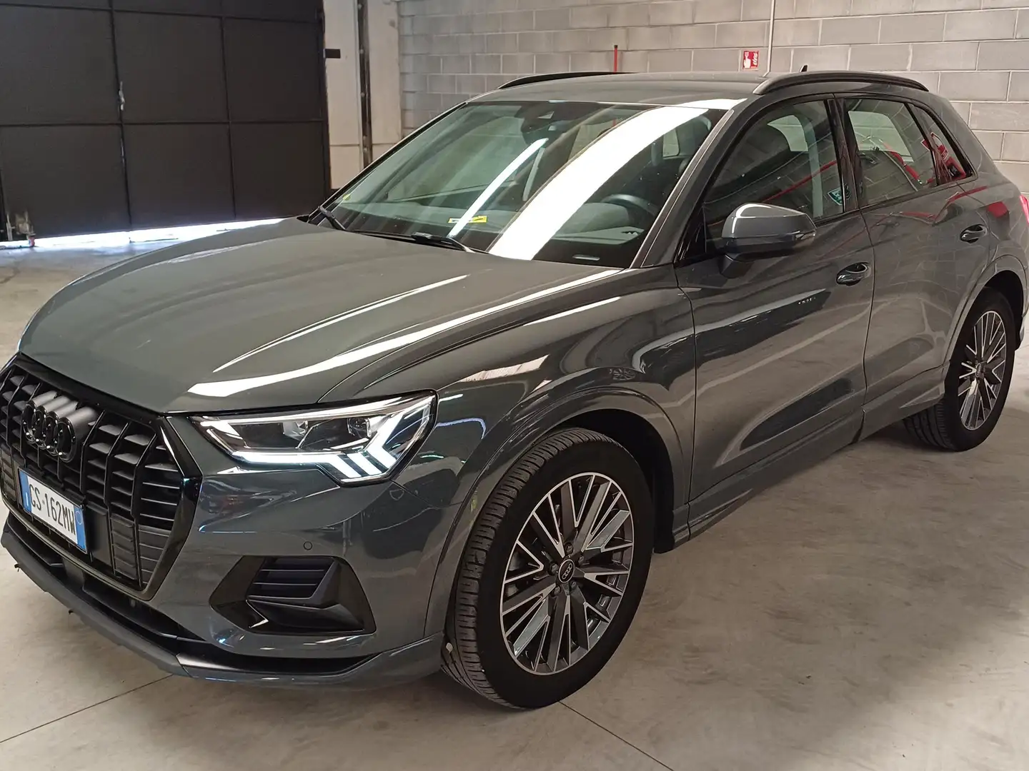 Audi Q3 Q3 II 2018 35 2.0 tdi Business Advanced s-tronic Gris - 1