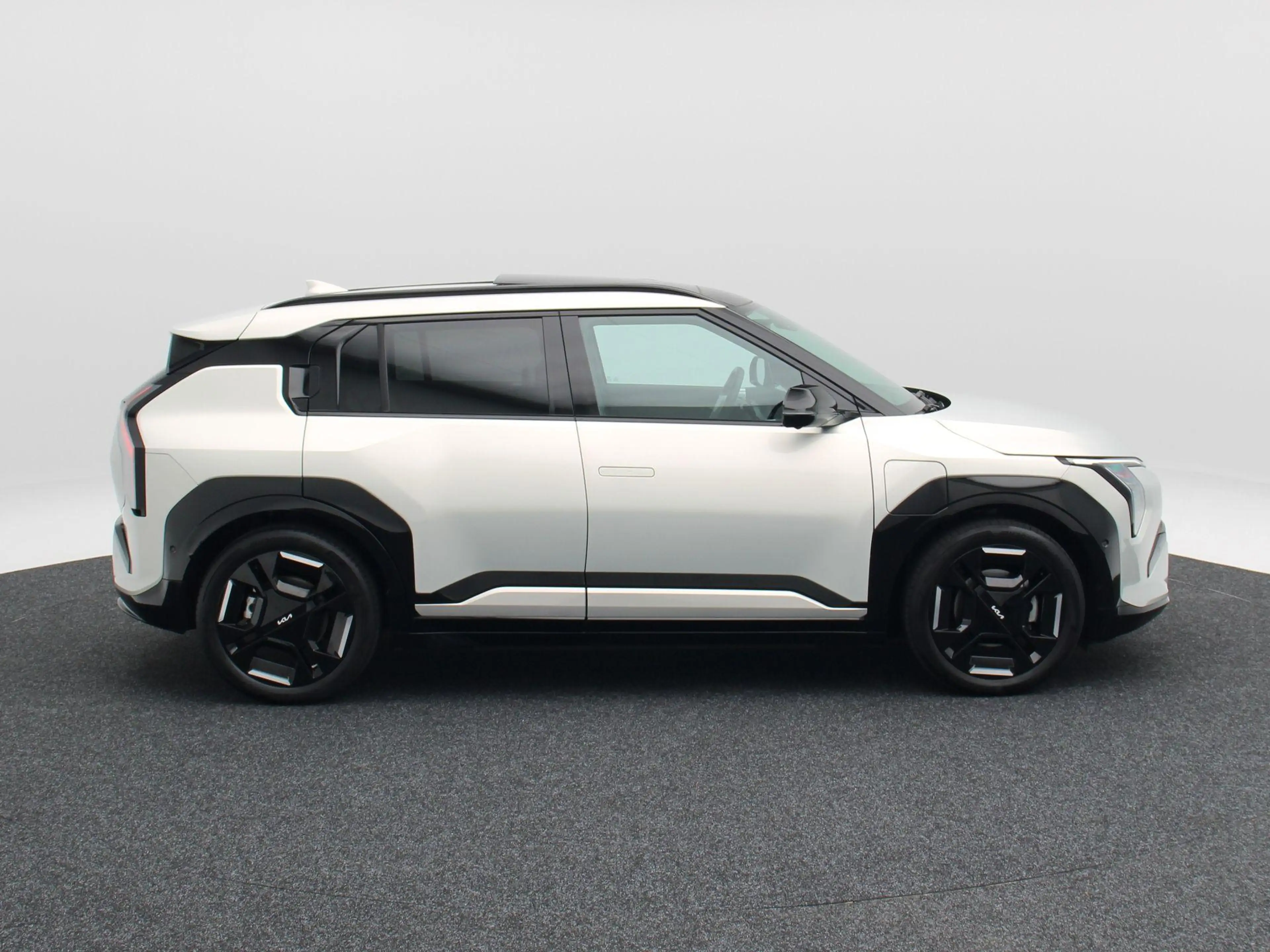 Kia EV3 GT-PlusLine 81.4 kWh 204 Pk | Trekhaak | Carplay | — photo 8
