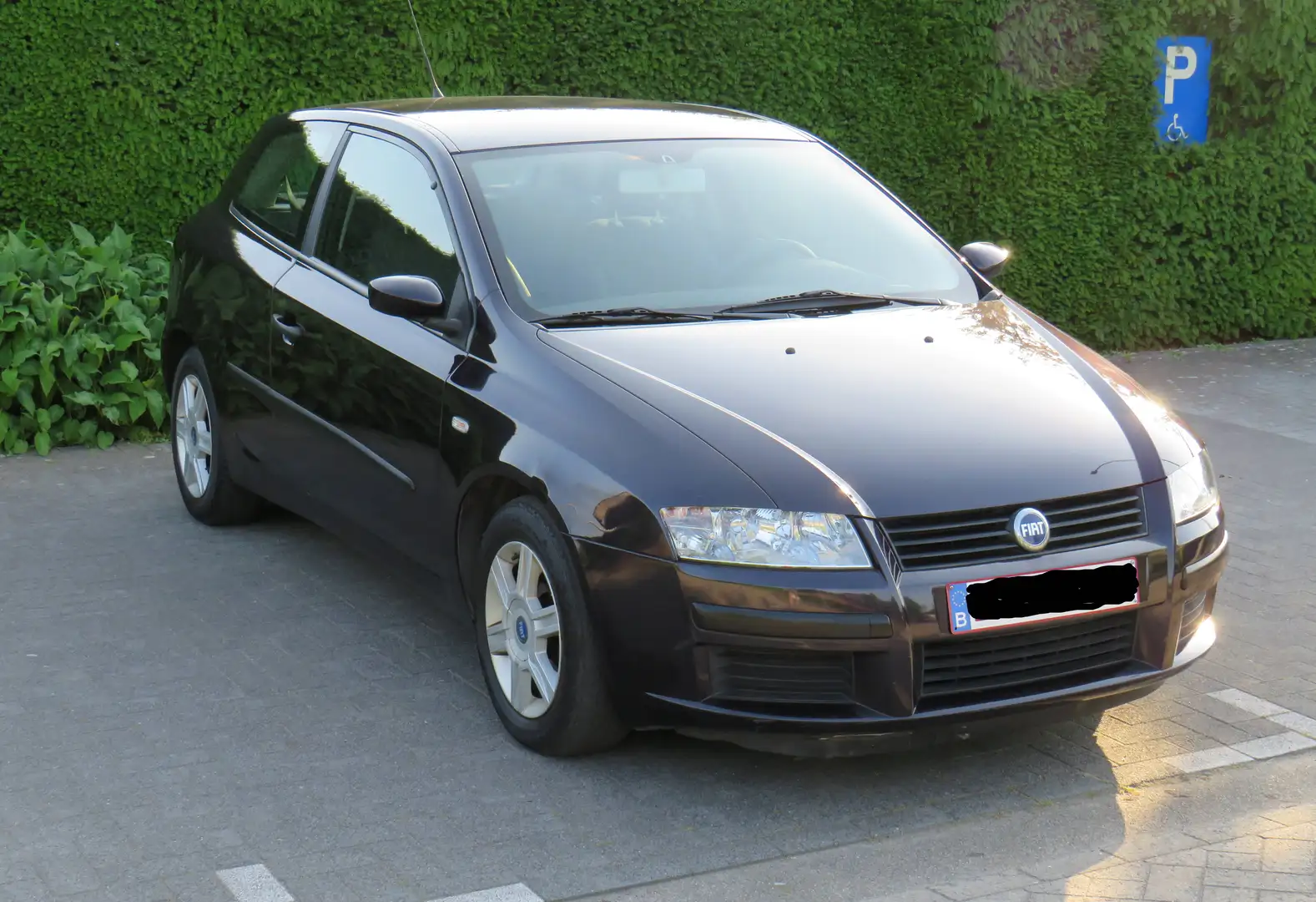 Fiat Stilo 1.6i 16v Active Schwarz - 1