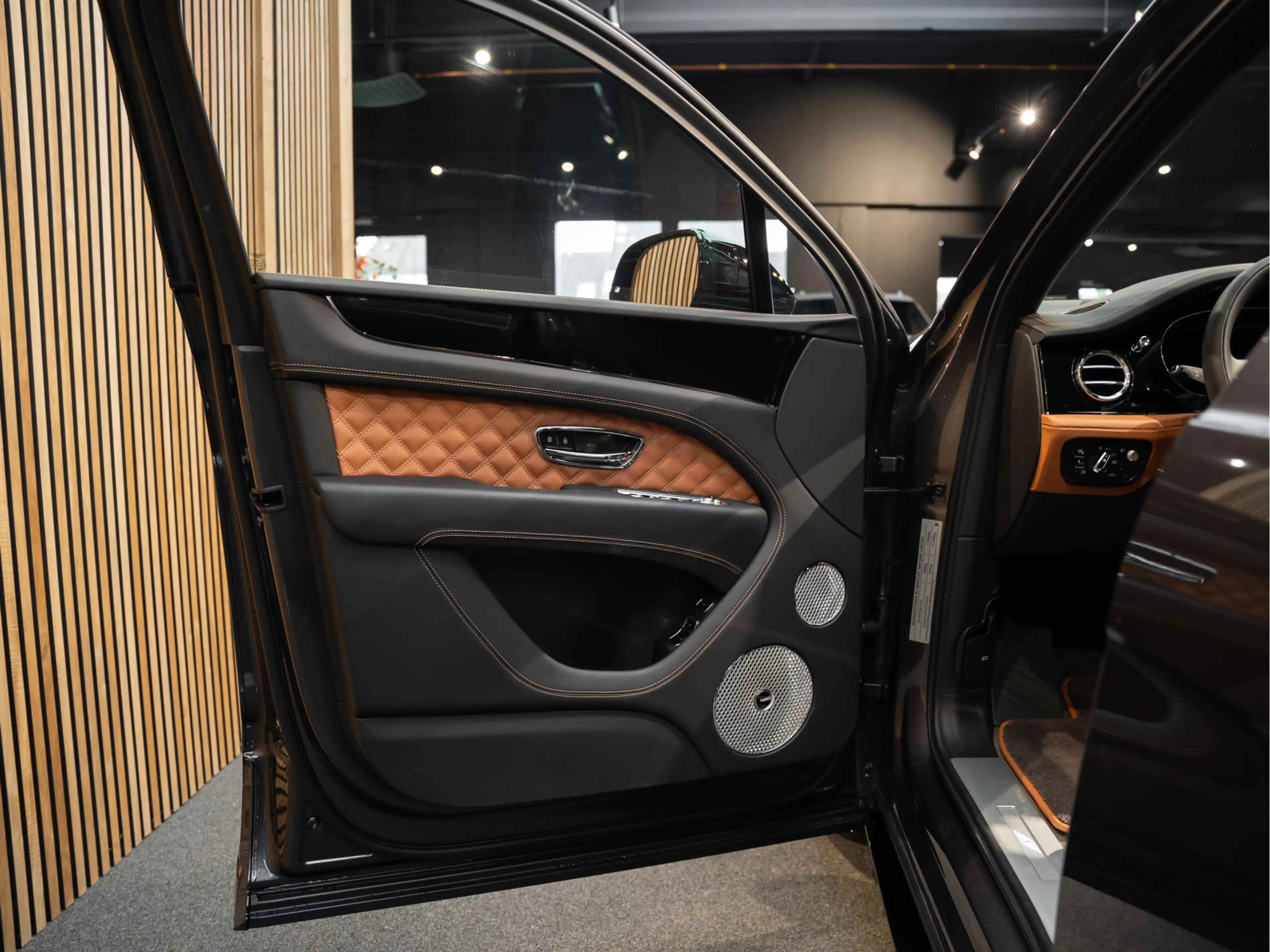 Bentley Bentayga V8 S Keramisch Mulliner Pakket 4.0 V8 S Touring Pa — photo 6