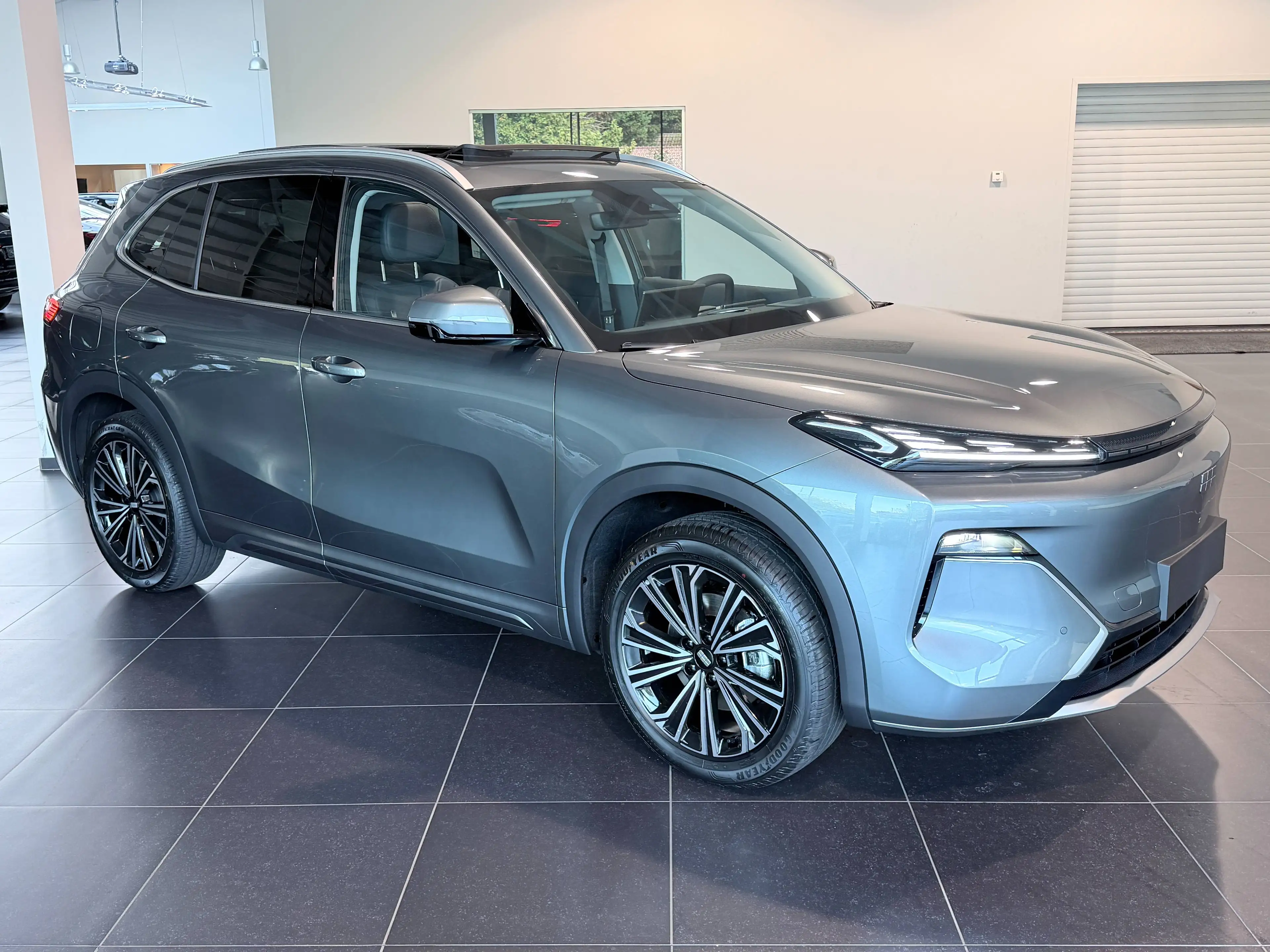 Geely Starray EM-i 136KM EV / Panorama, Head-Up, 360 Camera, Sound System, Full Led — photo 2