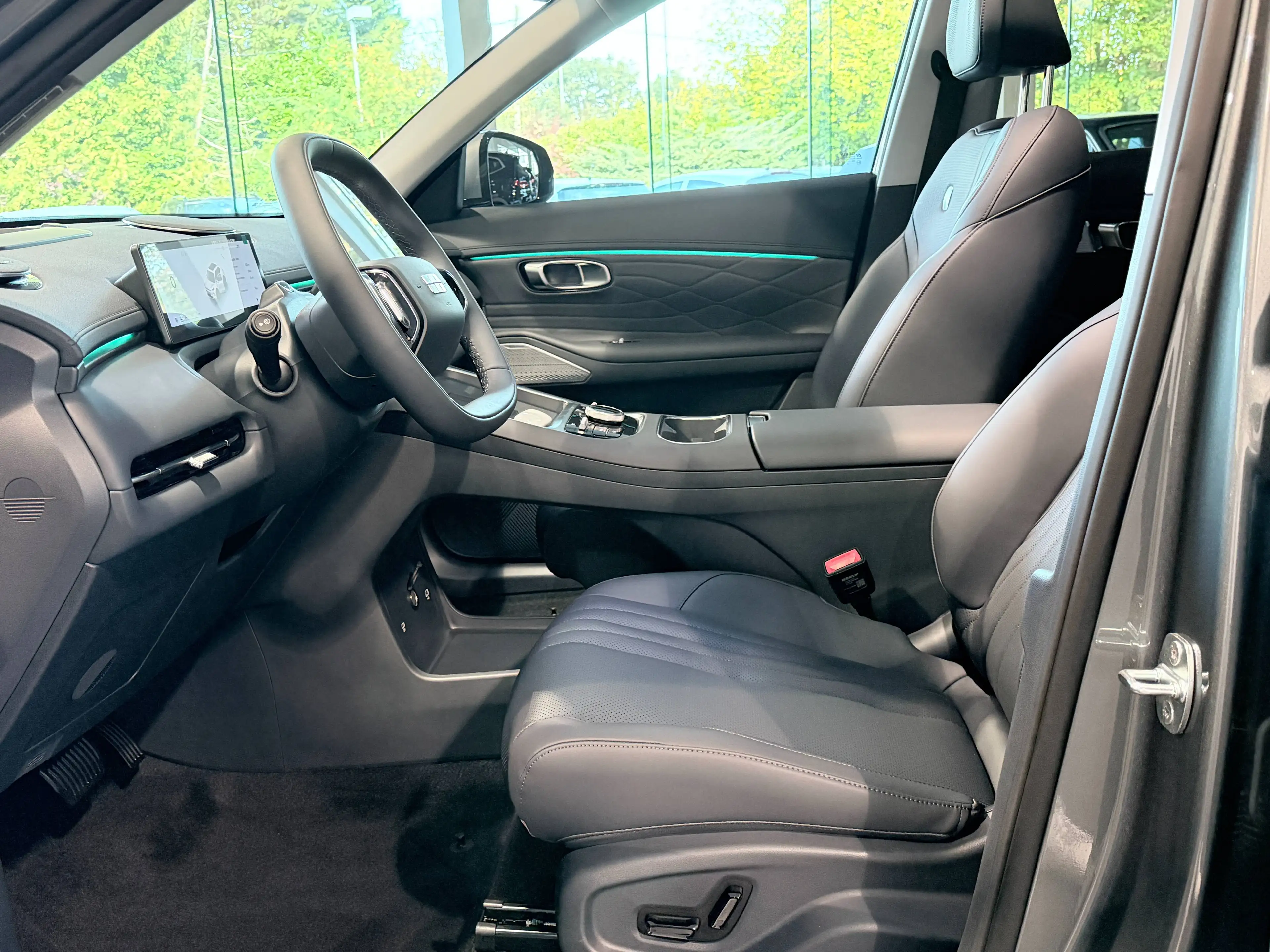 Geely Starray EM-i 136KM EV / Panorama, Head-Up, 360 Camera, Sound System, Full Led — photo 6