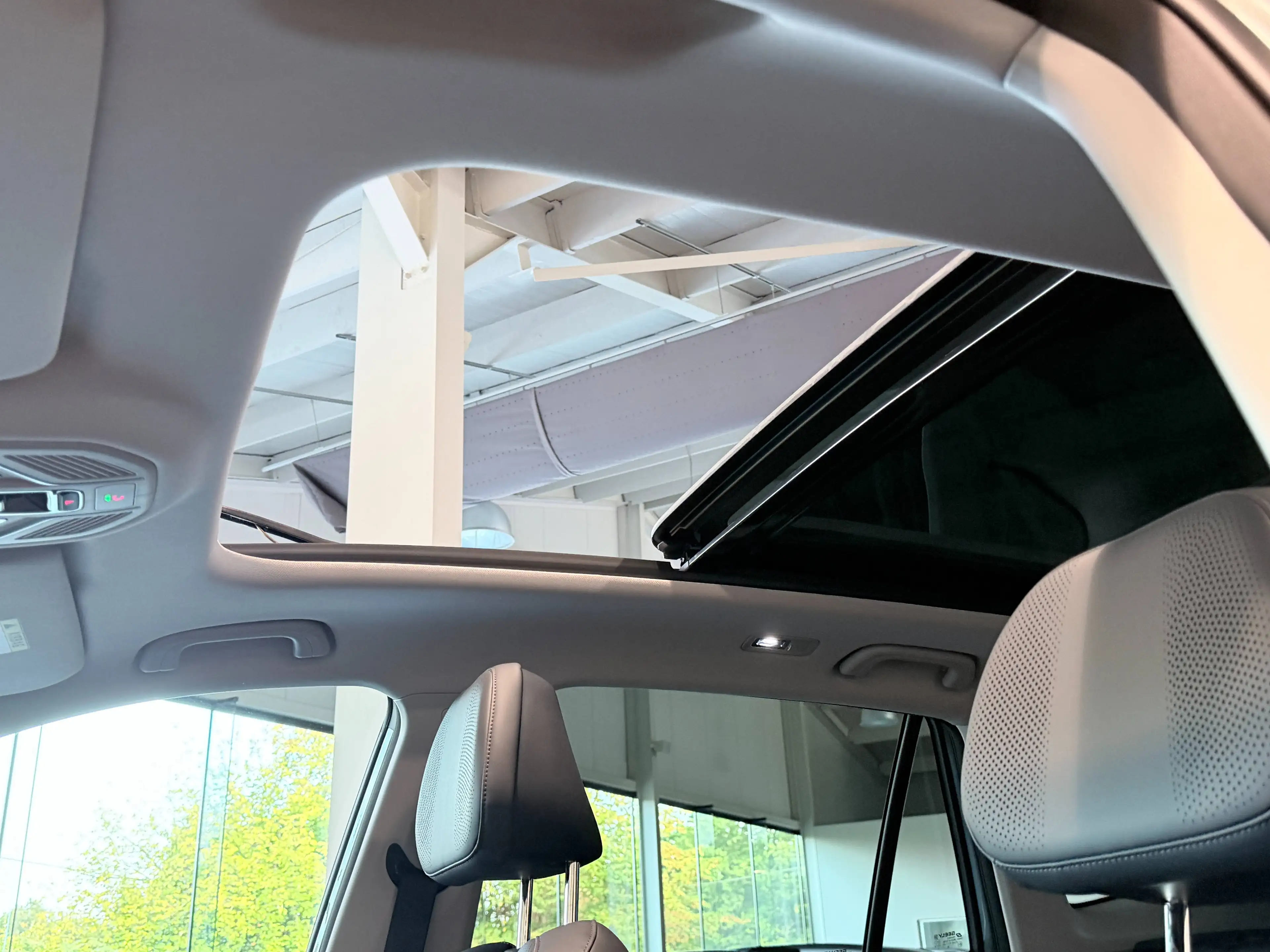 Geely Starray EM-i 136KM EV / Panorama, Head-Up, 360 Camera, Sound System, Full Led — photo 7
