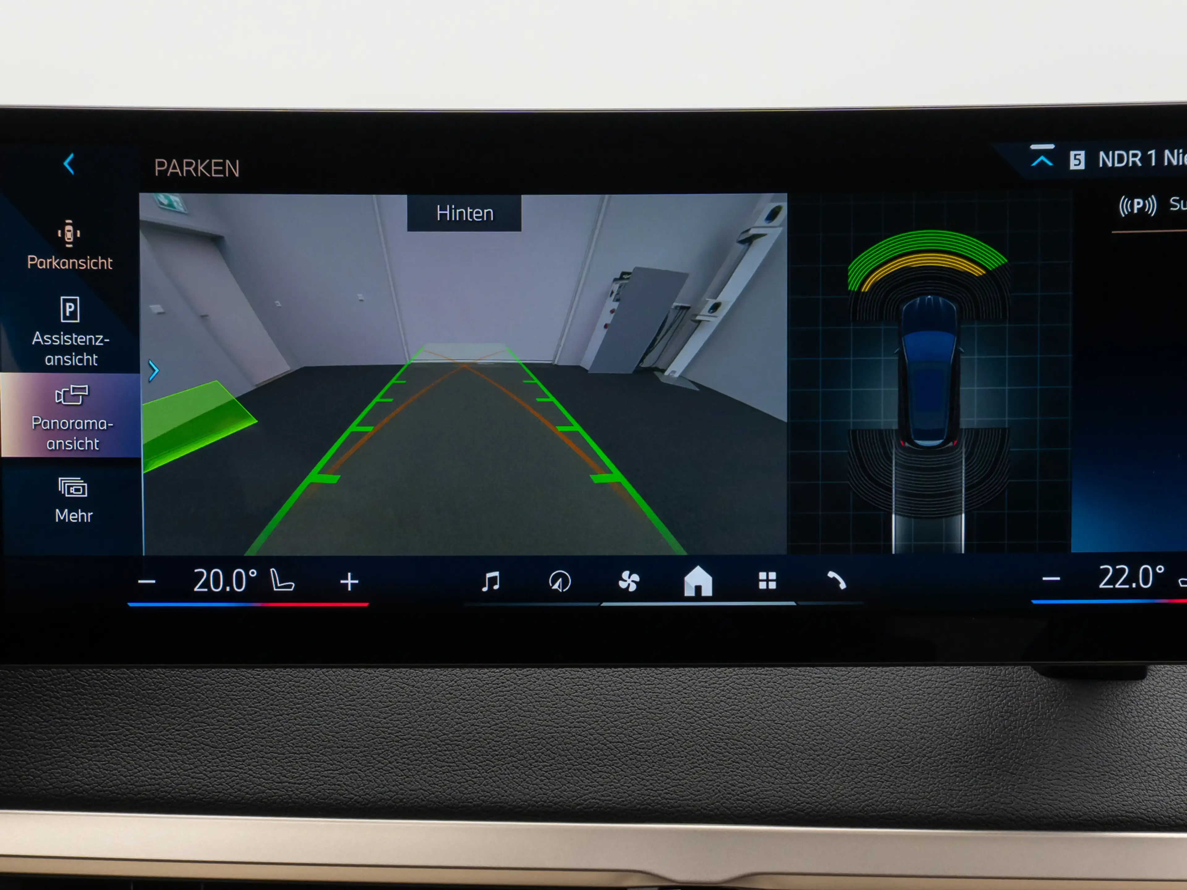 BMW iX Panorama Kamera HiFi Komfort SkyLounge — photo 41