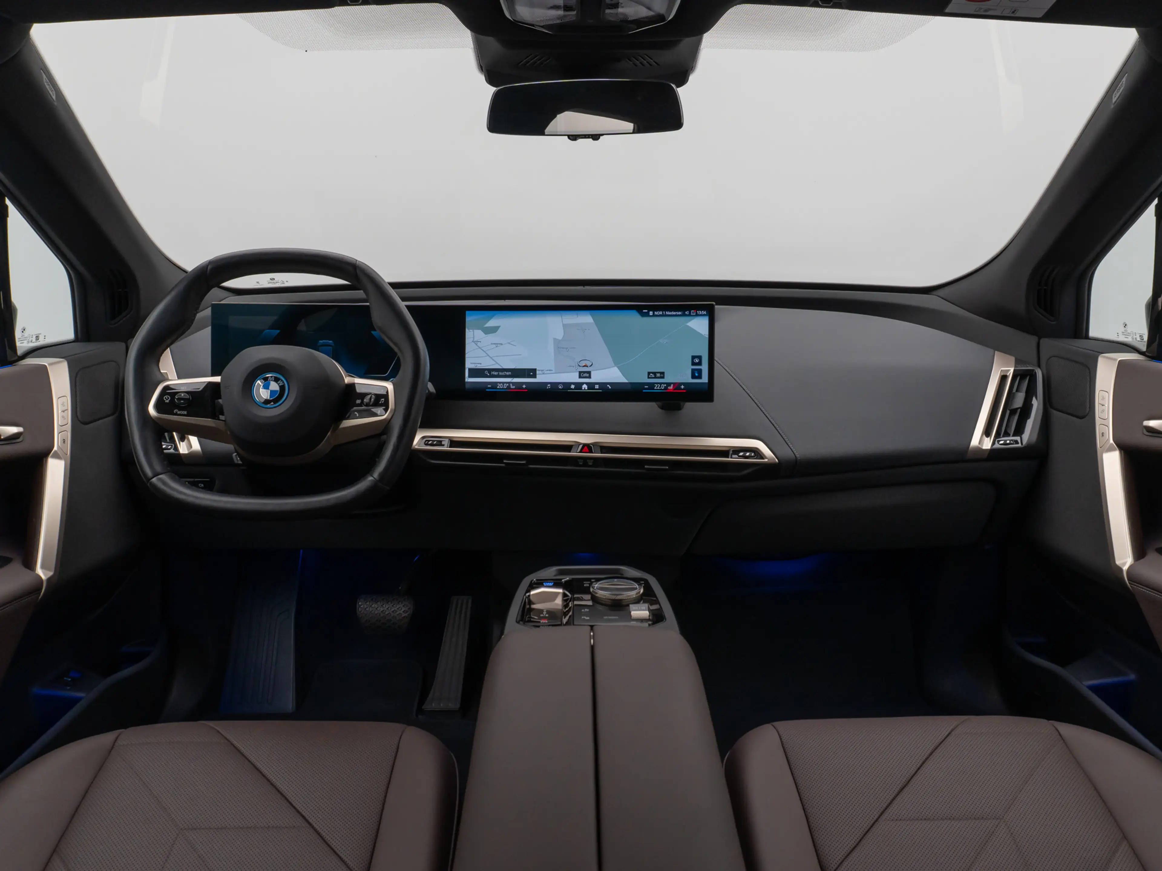BMW iX Panorama Kamera HiFi Komfort SkyLounge — photo 38