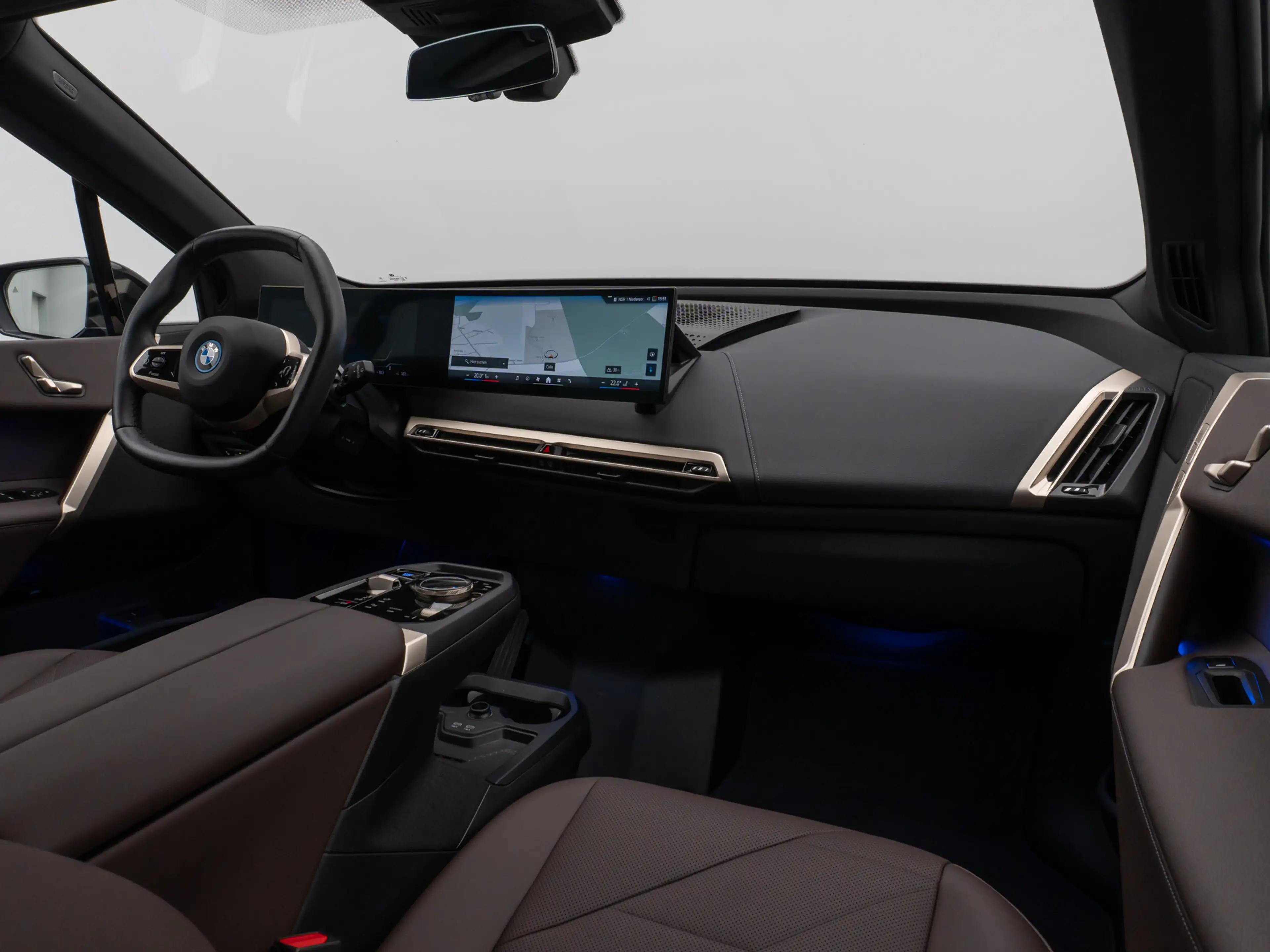 BMW iX Panorama Kamera HiFi Komfort SkyLounge — photo 39