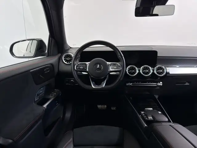 Mercedes-Benz 220 view 11