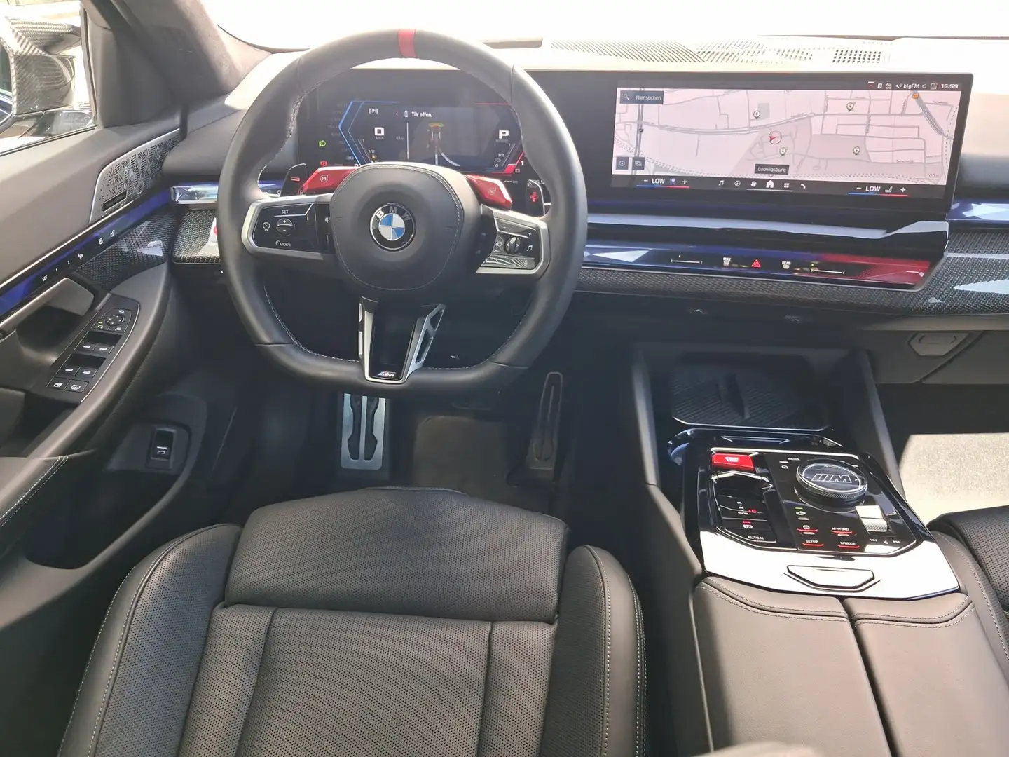 BMW M5 Limousine M Drivers Package AHK B&W ACC 0,5% Schwarz - 2