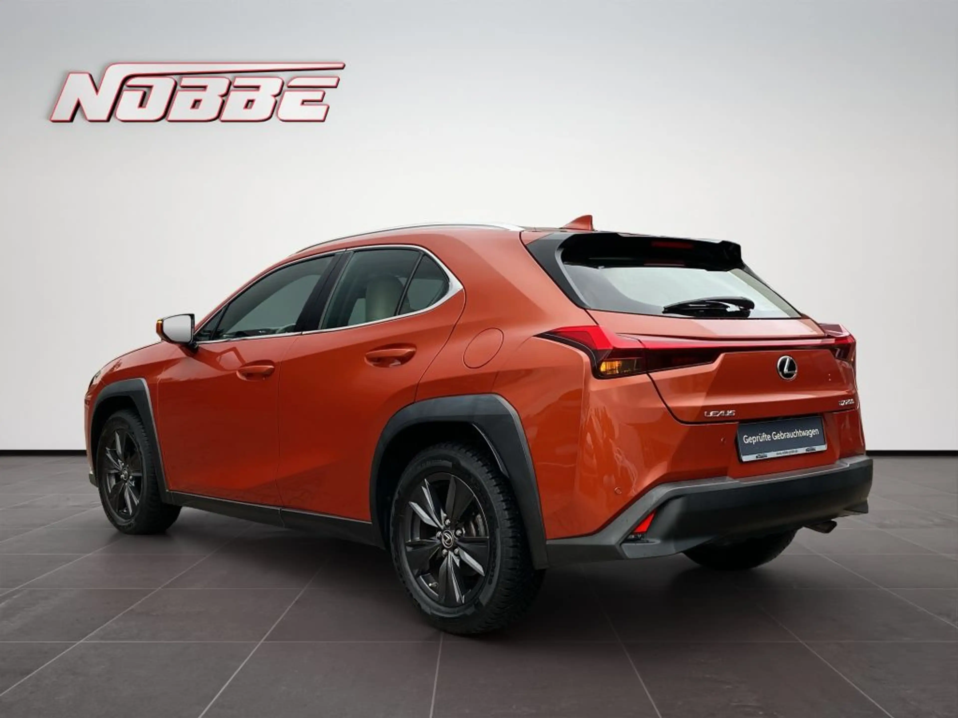Lexus UX 200 Executive Line *Navi+Leder+Allwetter* — photo 3