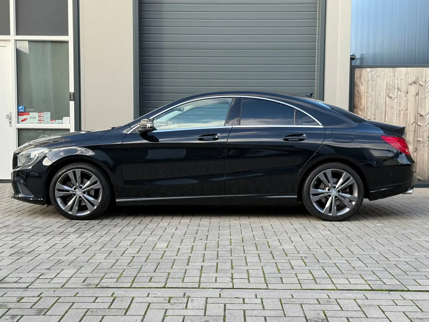 Mercedes-Benz CLA 180 AUT Camera Stoelvw PDC Navi Groot F1 Dynamic Selec Schwarz - 2