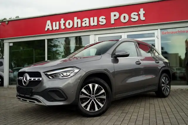 Mercedes-Benz GLA 200 d AHK Kamera LED Panorama Sitzheizung DAB