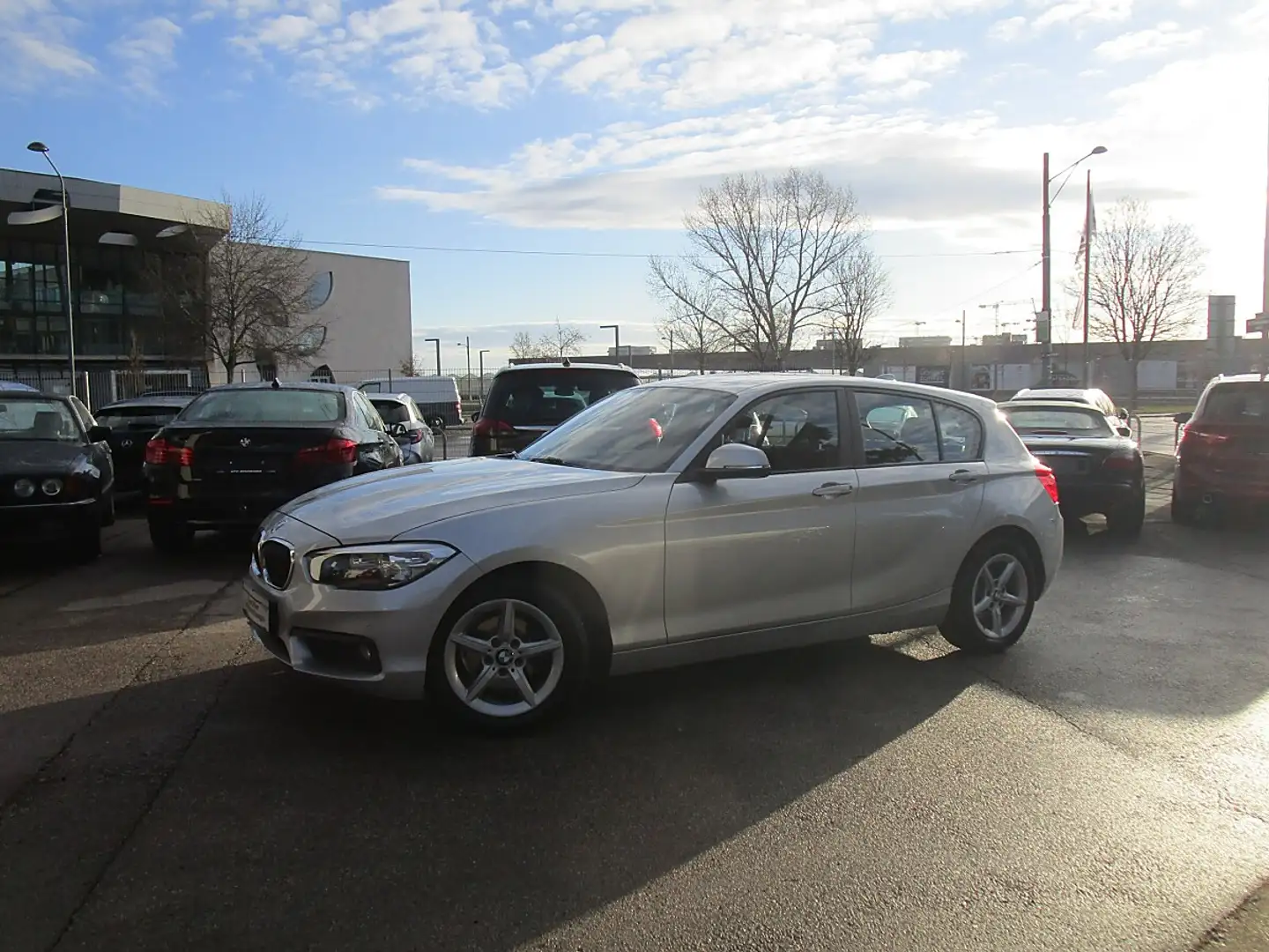 BMW 116 d Advantage Silber - 2