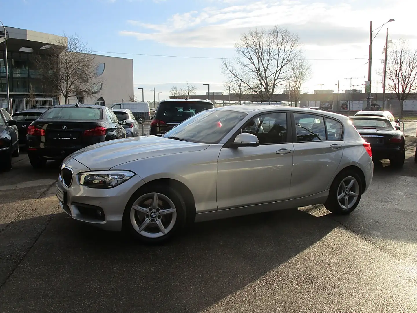BMW 116 d Advantage Silber - 1