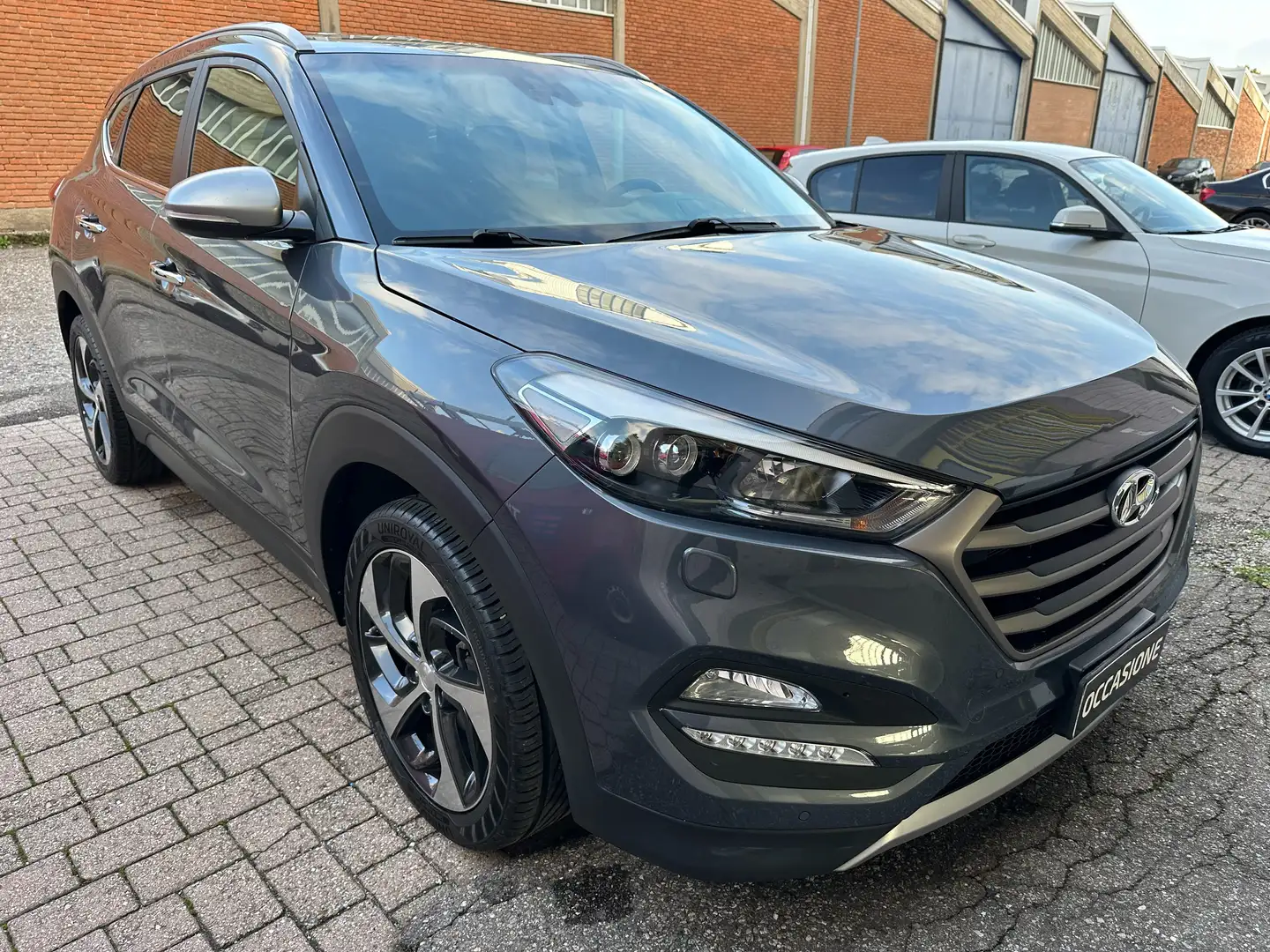 Hyundai TUCSON Tucson II 1.7CRDI Comfort Plus Pack 2wd 115cv Gris - 2
