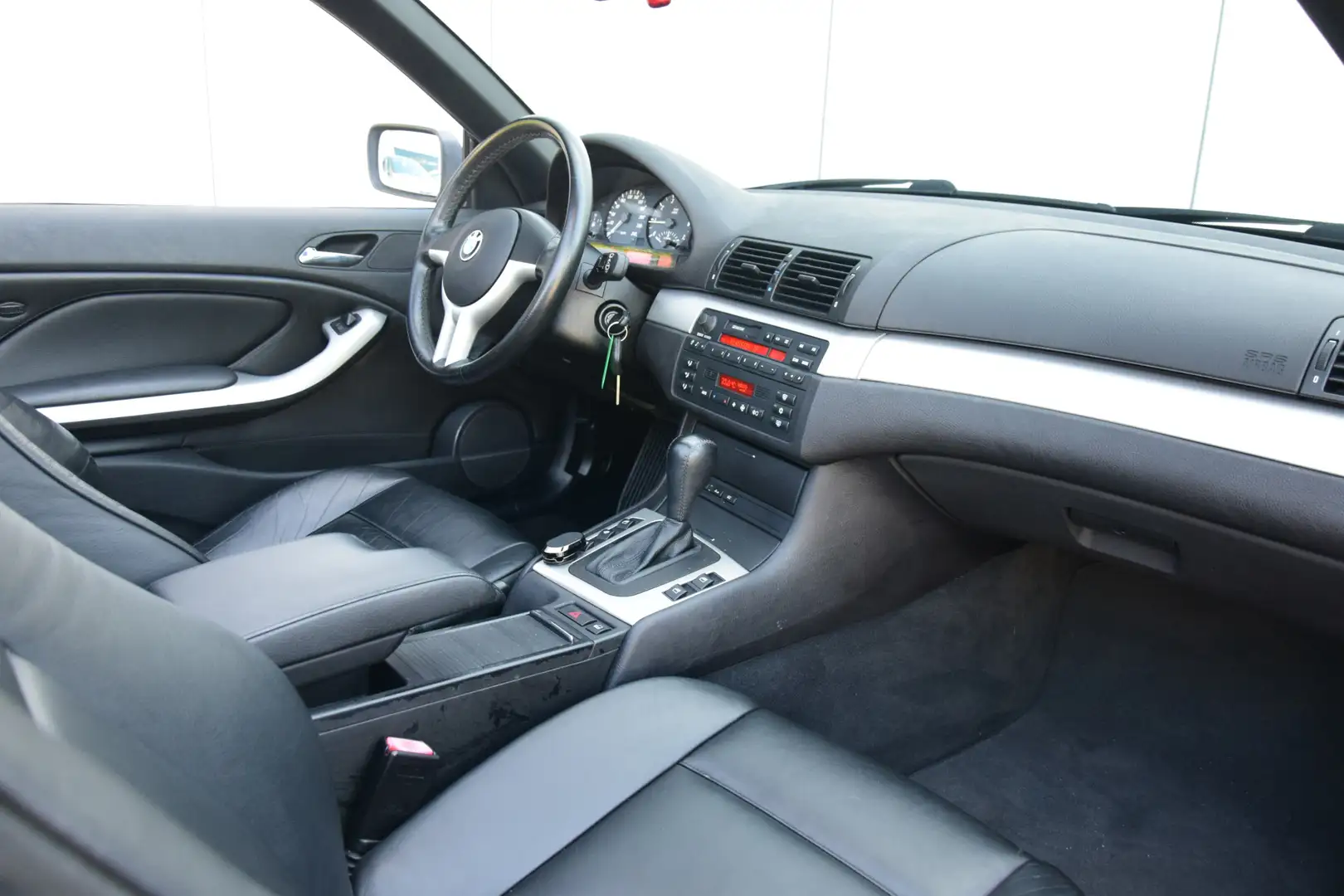 BMW 318 3-serie Cabrio 318Ci Executive Automaat Leer Titan Grijs - 2