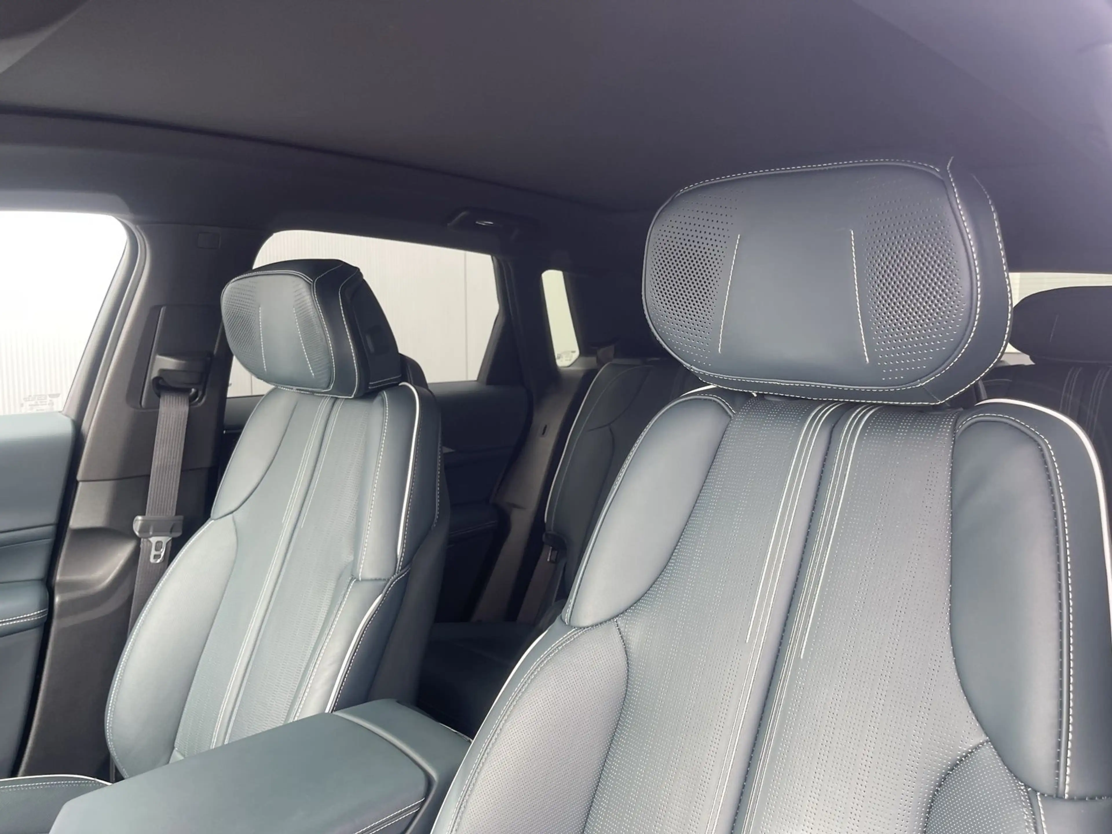 Cadillac Lyriq Sport 600e AWD — photo 11