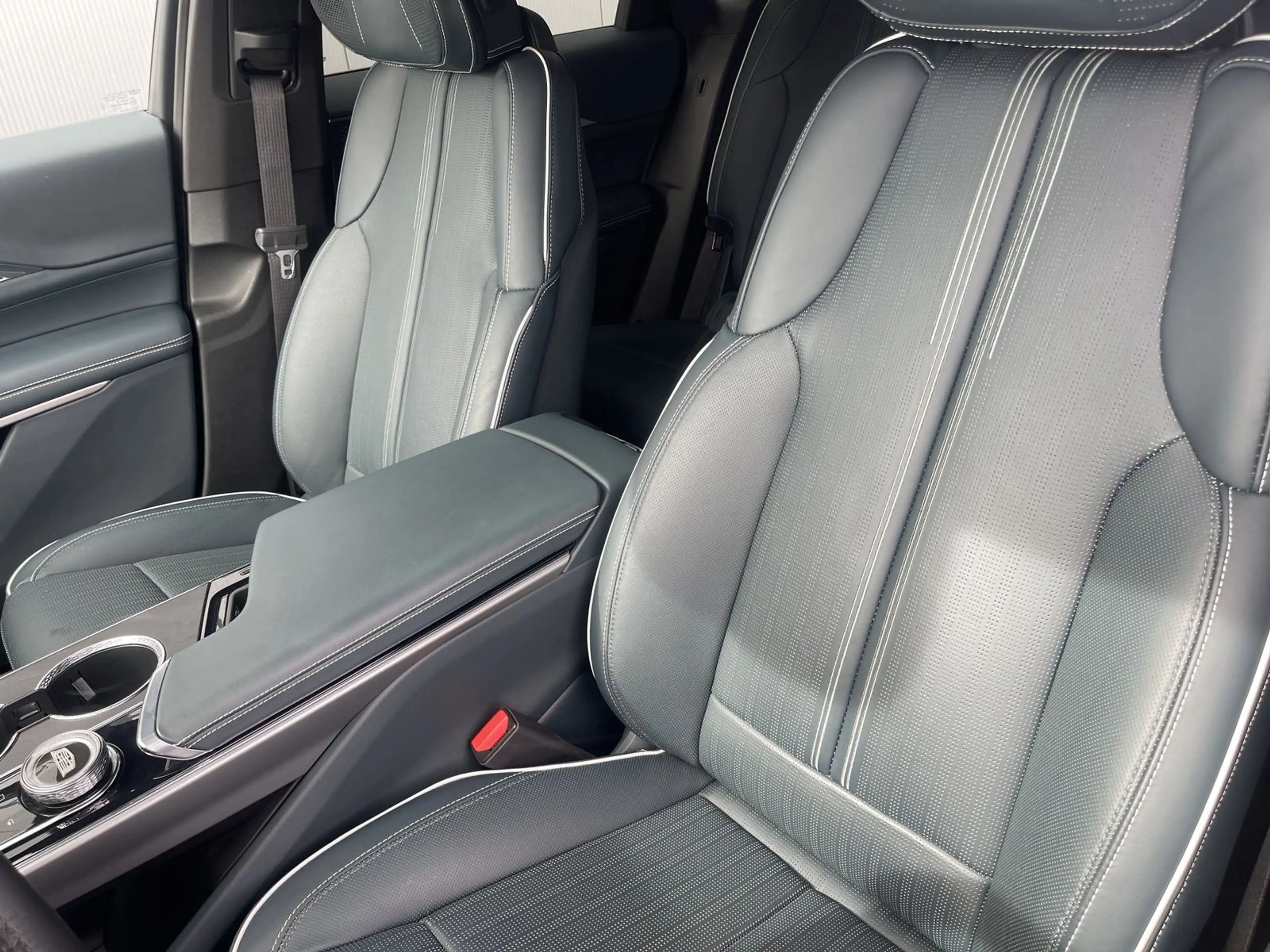 Cadillac Lyriq Sport 600e AWD — photo 10