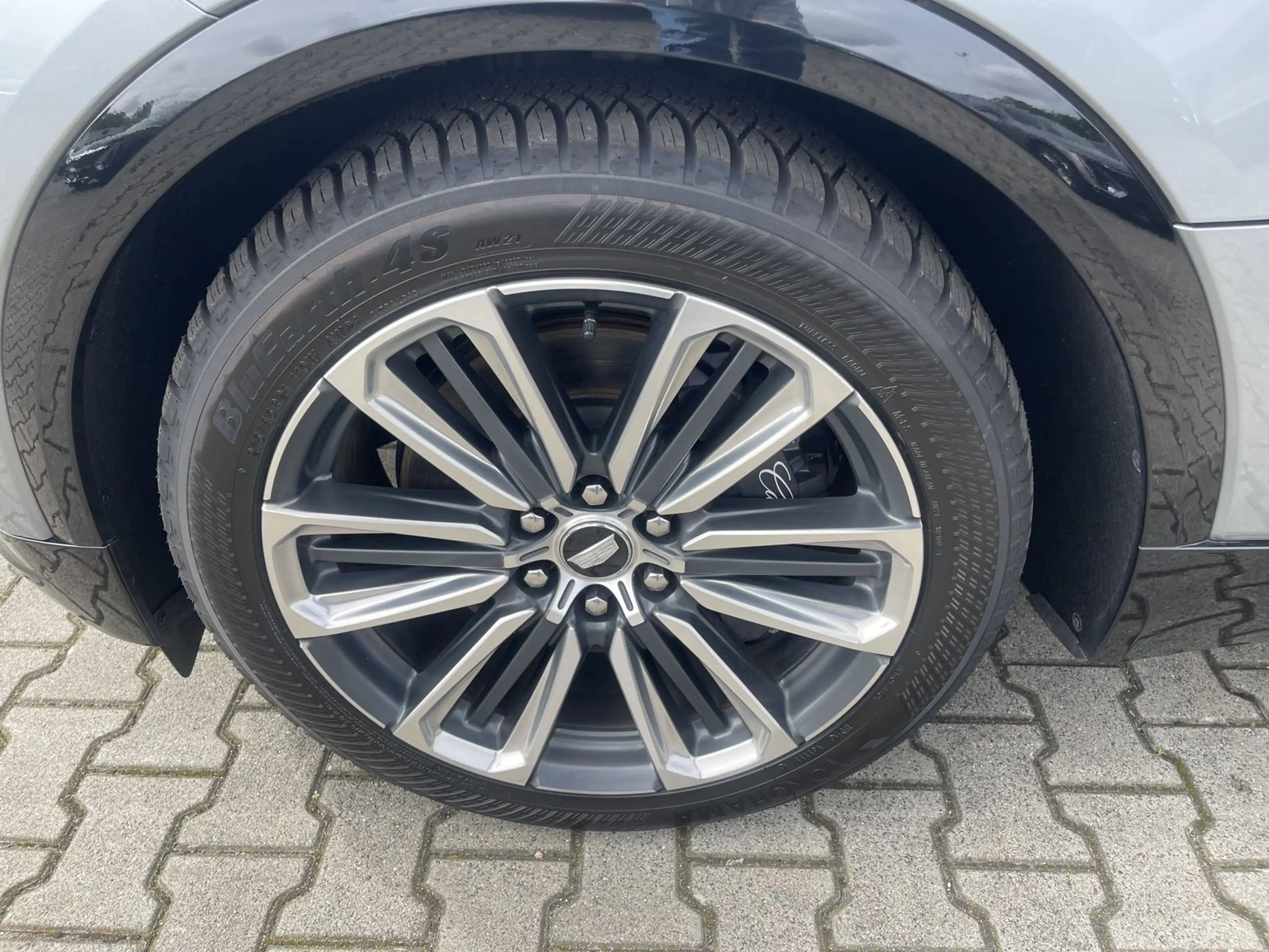 Cadillac Lyriq Sport 600e AWD — photo 6