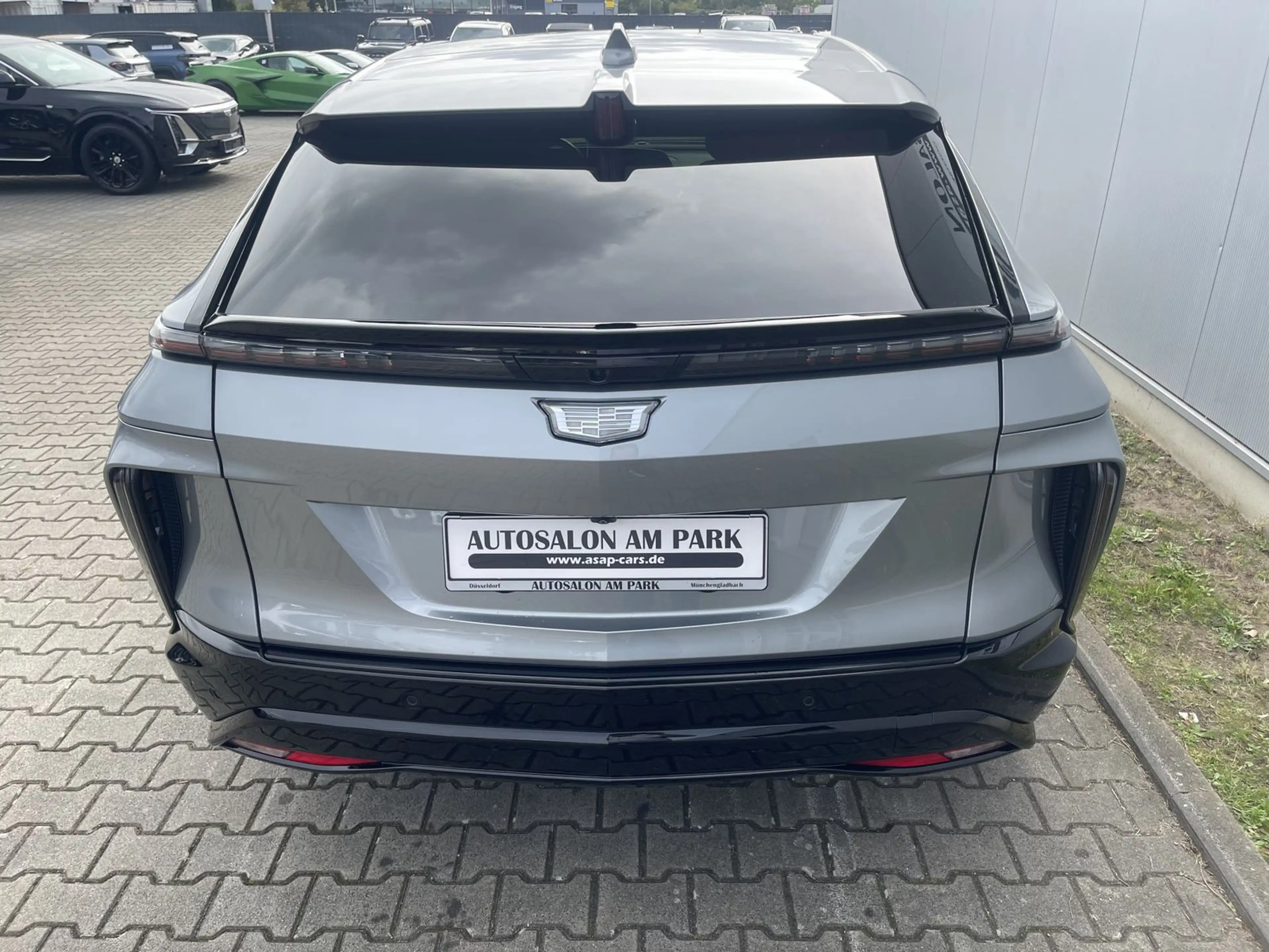 Cadillac Lyriq Sport 600e AWD — photo 4
