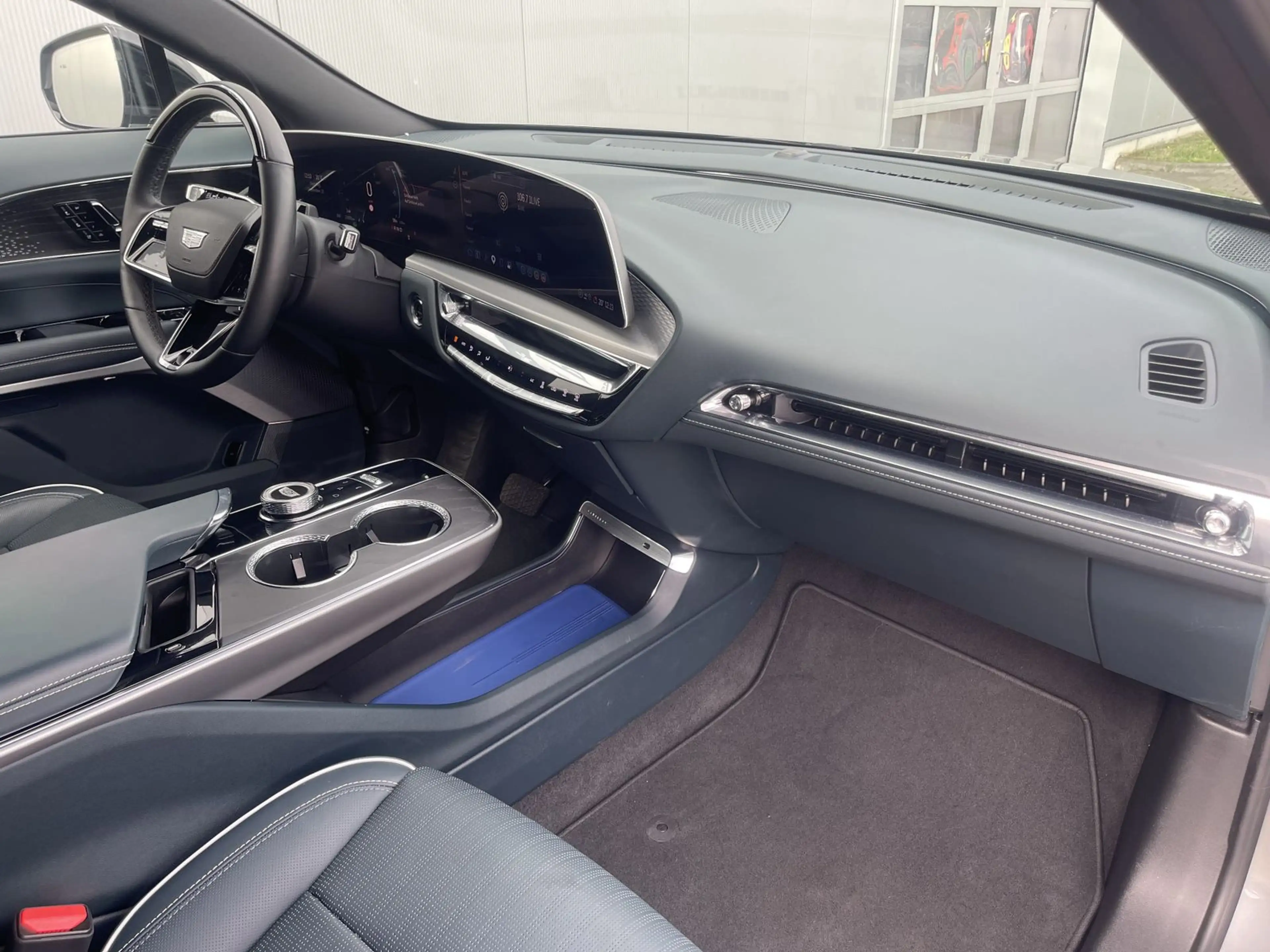 Cadillac Lyriq Sport 600e AWD — photo 9