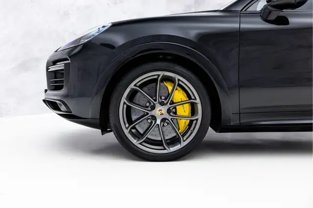 Porsche Cayenne view 9
