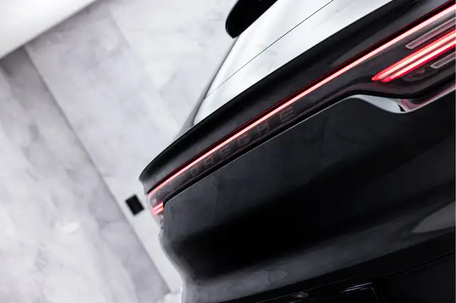 Porsche Cayenne view 13