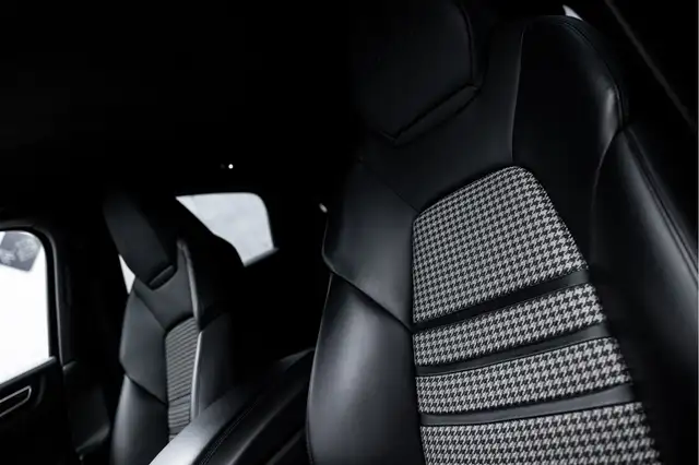 Porsche Cayenne view 30
