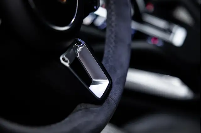 Porsche Cayenne view 29