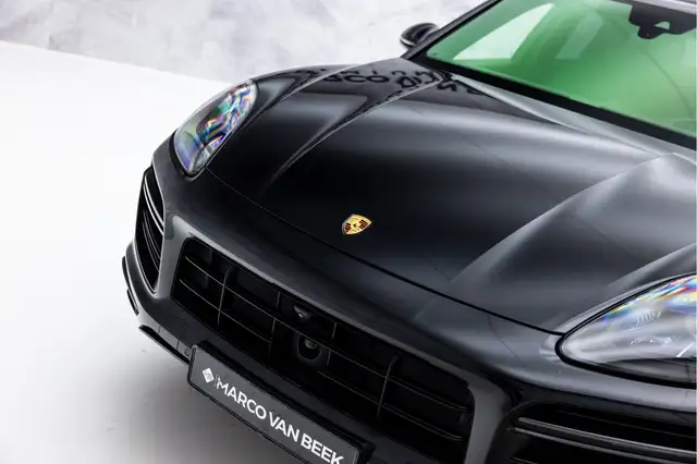 Porsche Cayenne view 4